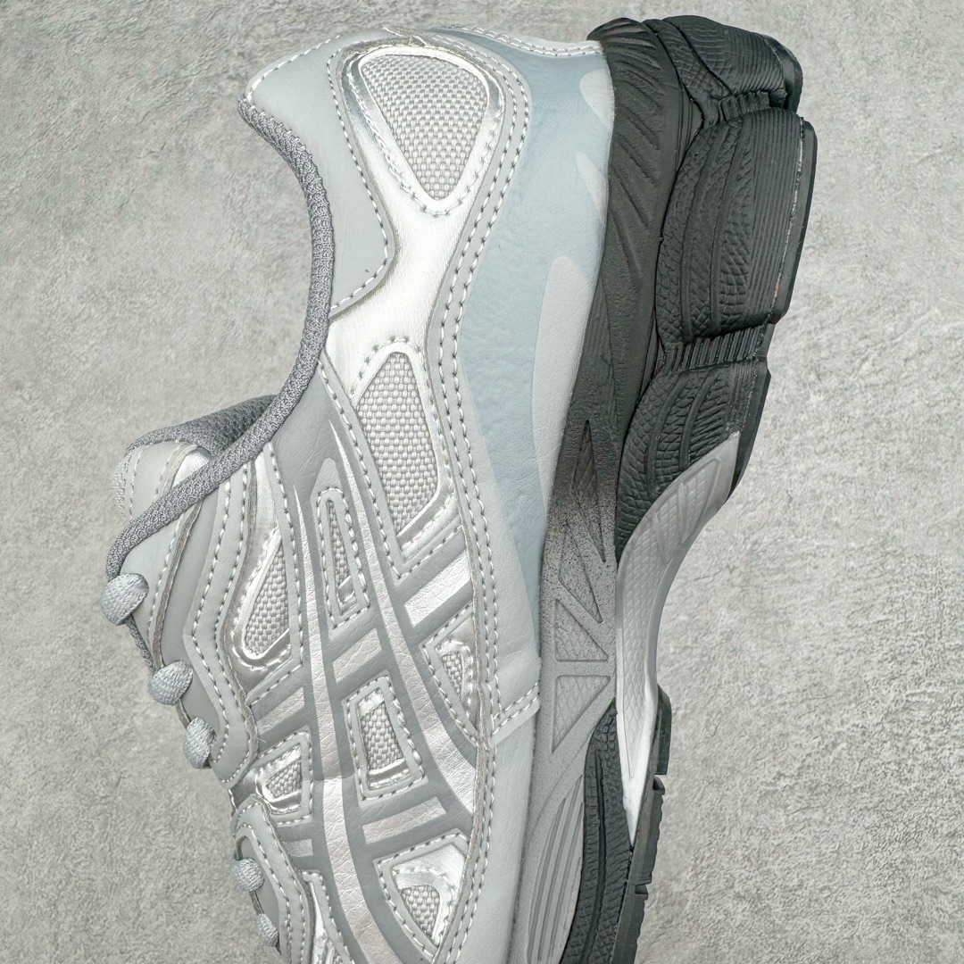 图片[7]-Asics GEL-NYC 亚瑟士防滑耐磨透气低帮运动休闲鞋 GEL-NYC™ 运动鞋的灵感源自传统和现代高性能跑步风格 其鞋面结构参考了 2000 年代初的 GEL-NIMBUS™ 3 鞋 并将其与 MC-PLUS V 设计中的各种装饰融为一体 该工装通过使用 GEL-CUMULUS® 16 鞋的工装系统来对比鞋面的复古风格 通过轻质泡沫和 GEL® 技术嵌入物的结合 这种中底结构有助于创造先进的脚底舒适度 尺码：36 37 37.5 38 39 40.5 41.5 42 42.5 43.5 44 45-选品中心