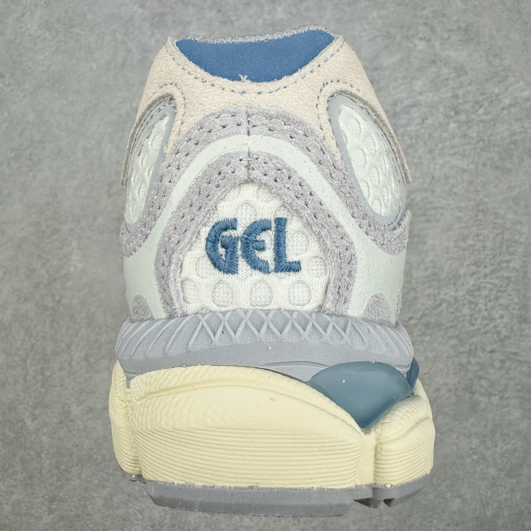 图片[8]-Asics GEL-NYC 亚瑟士防滑耐磨透气低帮运动休闲鞋 GEL-NYC™ 运动鞋的灵感源自传统和现代高性能跑步风格 其鞋面结构参考了 2000 年代初的 GEL-NIMBUS™ 3 鞋 并将其与 MC-PLUS V 设计中的各种装饰融为一体 该工装通过使用 GEL-CUMULUS® 16 鞋的工装系统来对比鞋面的复古风格 通过轻质泡沫和 GEL® 技术嵌入物的结合 这种中底结构有助于创造先进的脚底舒适度 尺码：36 37 37.5 38 39 40.5 41.5 42 42.5 43.5 44 45-选品中心