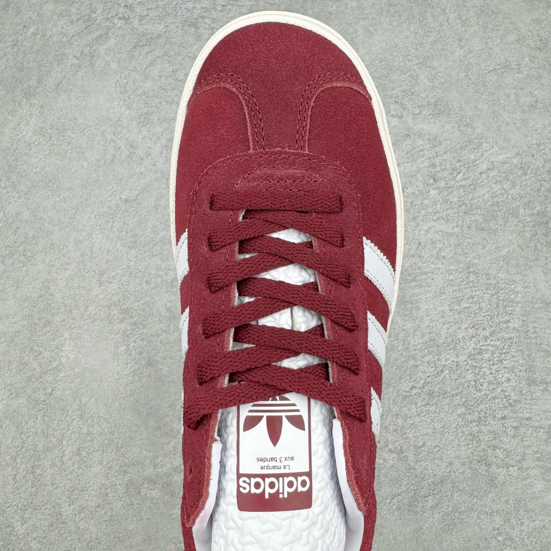 图片[4]-＃J版 AD Originals Gazelle Bold W 羚羊松糕系列复古百搭厚底增高低帮休闲运动板鞋 HQ6892 新的一年就要换新的打扮啦！除了设定变美、健身、减肥等目标外，你已经可以利用鞋子来“偷偷改善身材比例”的愿望了！ 因为有一句话。身高不够。鞋子来凑~赶快入手以下各大运动品牌最新推出的“厚底增高运动鞋”吧。 是最好穿最百搭的长腿神器。 重点是……不仅价格不错～鞋子也不错啊！Originals的Gazelle Bold鞋款打造出「超厚底版本」！延续流线鞋型、经典麂皮材质、白色三条线和侧面烫金标志的复古外型，奶油白鞋底高度直接乘3，出门搭上它，保证一路步步高升。尺码：36 36⅔ 37⅓ 38 38⅔ 39⅓ 40-选品中心