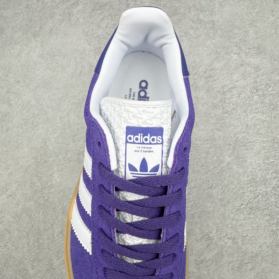 图片[5]-＃J版 AD Originals Gazelle Bold W 羚羊松糕系列复古百搭厚底增高低帮休闲运动板鞋 IE0419 新的一年就要换新的打扮啦！除了设定变美、健身、减肥等目标外，你已经可以利用鞋子来“偷偷改善身材比例”的愿望了！ 因为有一句话。身高不够。鞋子来凑~赶快入手以下各大运动品牌最新推出的“厚底增高运动鞋”吧。 是最好穿最百搭的长腿神器。 重点是……不仅价格不错～鞋子也不错啊！Originals的Gazelle Bold鞋款打造出「超厚底版本」！延续流线鞋型、经典麂皮材质、白色三条线和侧面烫金标志的复古外型，奶油白鞋底高度直接乘3，出门搭上它，保证一路步步高升。尺码：36 36⅔ 37⅓ 38 38⅔ 39⅓ 40-选品中心