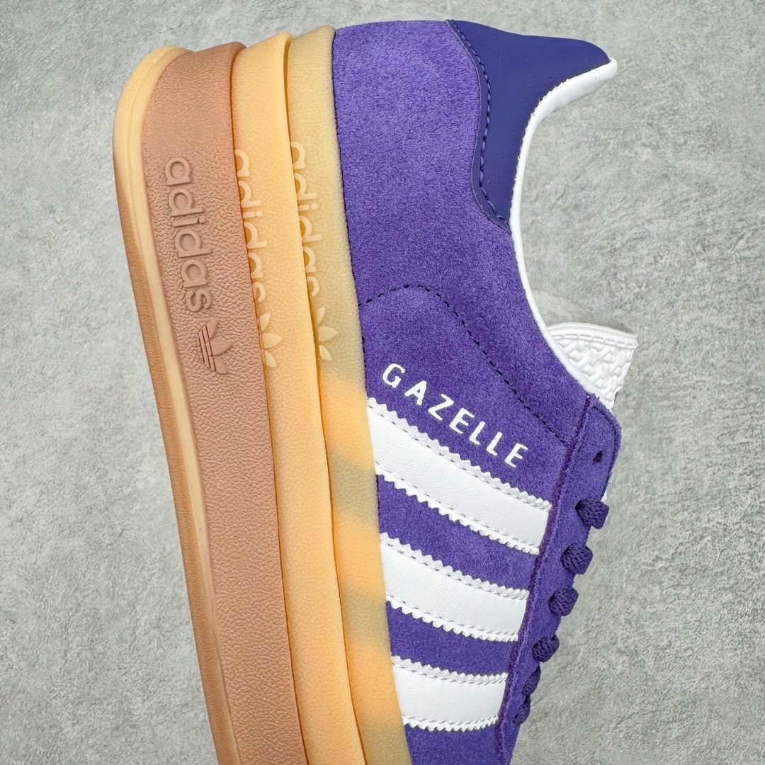 图片[6]-＃J版 AD Originals Gazelle Bold W 羚羊松糕系列复古百搭厚底增高低帮休闲运动板鞋 IE0419 新的一年就要换新的打扮啦！除了设定变美、健身、减肥等目标外，你已经可以利用鞋子来“偷偷改善身材比例”的愿望了！ 因为有一句话。身高不够。鞋子来凑~赶快入手以下各大运动品牌最新推出的“厚底增高运动鞋”吧。 是最好穿最百搭的长腿神器。 重点是……不仅价格不错～鞋子也不错啊！Originals的Gazelle Bold鞋款打造出「超厚底版本」！延续流线鞋型、经典麂皮材质、白色三条线和侧面烫金标志的复古外型，奶油白鞋底高度直接乘3，出门搭上它，保证一路步步高升。尺码：36 36⅔ 37⅓ 38 38⅔ 39⅓ 40-选品中心