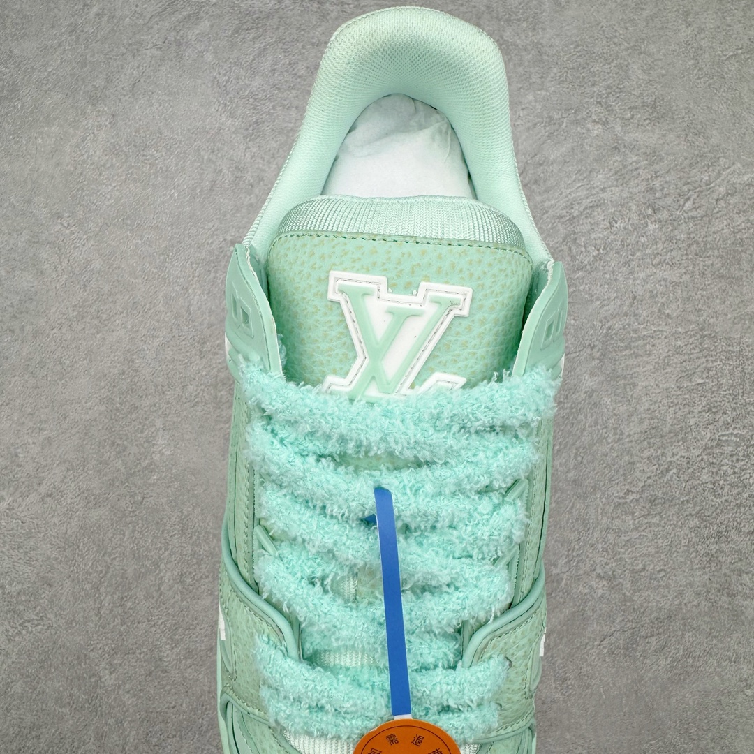 图片[5]-＃ZS纯原 Louis Vuitton Trainer lv时装走秀运动鞋 做旧系列 市场所有版本中综合最强的货品 GD实力大厂出品 全网最全配色更新最快 最成熟的做工稳定的品控 完美鞋型超高的清洁度 零毛边线头瑕疵 全套原楦原纸版原鞋开模 全网最具灵魂的版型 正确原装黄色鞋盒 正确中底印花 鞋面印花3D高频深度立体 全鞋电脑针车 紧密相连 针距密度一致 环保乳胶注塑鞋垫 厚度脚感还原原版 皮面裁剪部位 统一油边封口工艺 原装橡胶大底含胶量大底组合零偏差 专柜全套包装 防尘袋 说明书 质保卡 男女鞋 尺码：35 36 37 38 39 40 41 42 43 44 45-选品中心