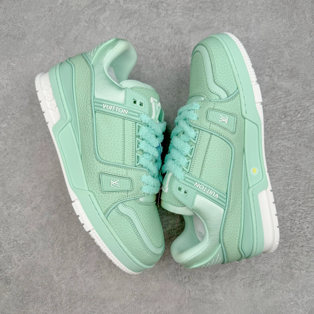 图片[3]-＃ZS纯原 Louis Vuitton Trainer lv时装走秀运动鞋 做旧系列 市场所有版本中综合最强的货品 GD实力大厂出品 全网最全配色更新最快 最成熟的做工稳定的品控 完美鞋型超高的清洁度 零毛边线头瑕疵 全套原楦原纸版原鞋开模 全网最具灵魂的版型 正确原装黄色鞋盒 正确中底印花 鞋面印花3D高频深度立体 全鞋电脑针车 紧密相连 针距密度一致 环保乳胶注塑鞋垫 厚度脚感还原原版 皮面裁剪部位 统一油边封口工艺 原装橡胶大底含胶量大底组合零偏差 专柜全套包装 防尘袋 说明书 质保卡 男女鞋 尺码：35 36 37 38 39 40 41 42 43 44 45-选品中心