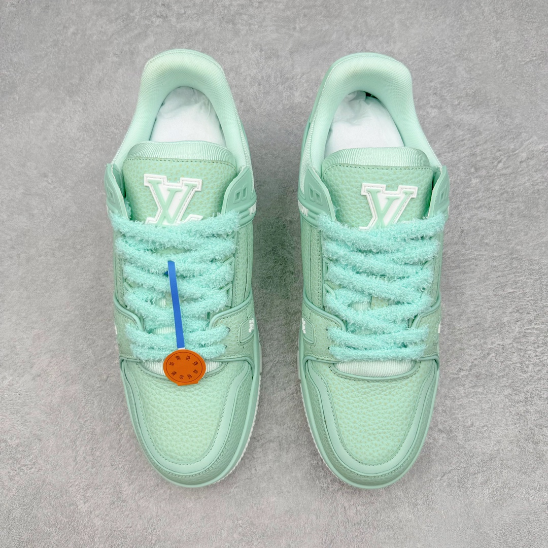 图片[2]-＃ZS纯原 Louis Vuitton Trainer lv时装走秀运动鞋 做旧系列 市场所有版本中综合最强的货品 GD实力大厂出品 全网最全配色更新最快 最成熟的做工稳定的品控 完美鞋型超高的清洁度 零毛边线头瑕疵 全套原楦原纸版原鞋开模 全网最具灵魂的版型 正确原装黄色鞋盒 正确中底印花 鞋面印花3D高频深度立体 全鞋电脑针车 紧密相连 针距密度一致 环保乳胶注塑鞋垫 厚度脚感还原原版 皮面裁剪部位 统一油边封口工艺 原装橡胶大底含胶量大底组合零偏差 专柜全套包装 防尘袋 说明书 质保卡 男女鞋 尺码：35 36 37 38 39 40 41 42 43 44 45-选品中心