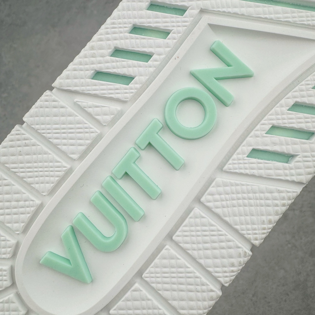 图片[15]-＃ZS纯原 Louis Vuitton Trainer lv时装走秀运动鞋 做旧系列 市场所有版本中综合最强的货品 GD实力大厂出品 全网最全配色更新最快 最成熟的做工稳定的品控 完美鞋型超高的清洁度 零毛边线头瑕疵 全套原楦原纸版原鞋开模 全网最具灵魂的版型 正确原装黄色鞋盒 正确中底印花 鞋面印花3D高频深度立体 全鞋电脑针车 紧密相连 针距密度一致 环保乳胶注塑鞋垫 厚度脚感还原原版 皮面裁剪部位 统一油边封口工艺 原装橡胶大底含胶量大底组合零偏差 专柜全套包装 防尘袋 说明书 质保卡 男女鞋 尺码：35 36 37 38 39 40 41 42 43 44 45-选品中心