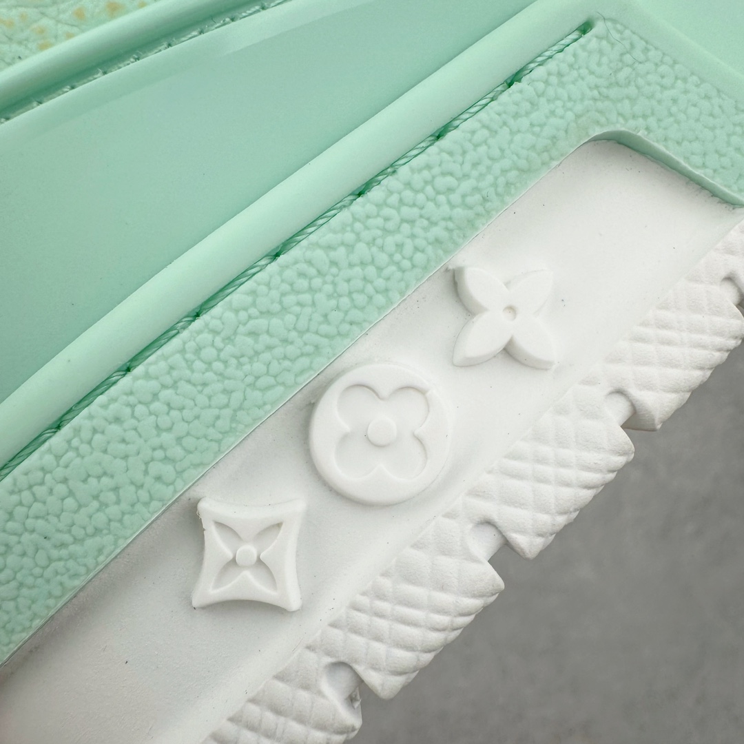 图片[13]-＃ZS纯原 Louis Vuitton Trainer lv时装走秀运动鞋 做旧系列 市场所有版本中综合最强的货品 GD实力大厂出品 全网最全配色更新最快 最成熟的做工稳定的品控 完美鞋型超高的清洁度 零毛边线头瑕疵 全套原楦原纸版原鞋开模 全网最具灵魂的版型 正确原装黄色鞋盒 正确中底印花 鞋面印花3D高频深度立体 全鞋电脑针车 紧密相连 针距密度一致 环保乳胶注塑鞋垫 厚度脚感还原原版 皮面裁剪部位 统一油边封口工艺 原装橡胶大底含胶量大底组合零偏差 专柜全套包装 防尘袋 说明书 质保卡 男女鞋 尺码：35 36 37 38 39 40 41 42 43 44 45-选品中心