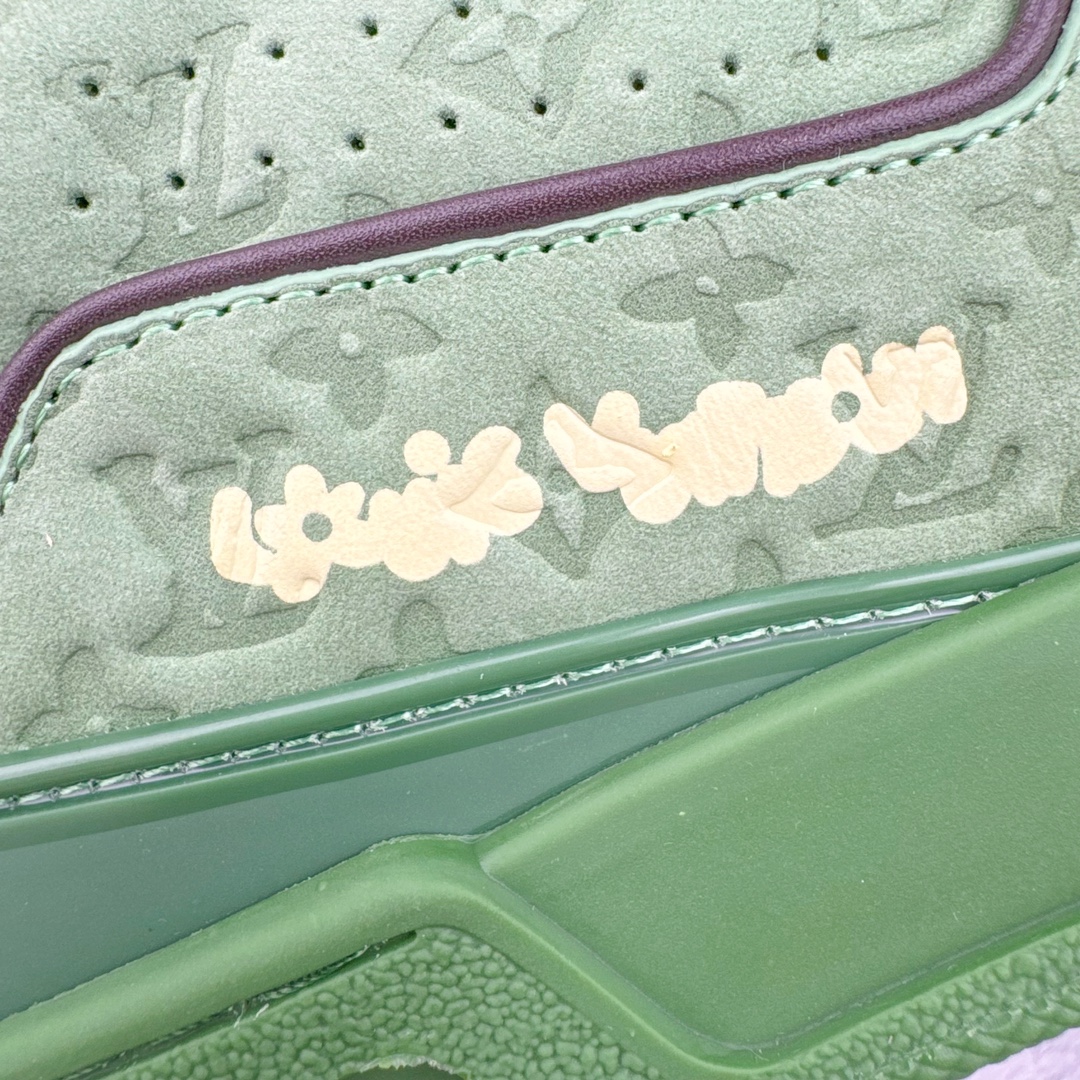 图片[17]-＃ZS纯原 Louis Vuitton Trainer lv时装走秀运动鞋 做旧系列 市场所有版本中综合最强的货品 GD实力大厂出品 全网最全配色更新最快 最成熟的做工稳定的品控 完美鞋型超高的清洁度 零毛边线头瑕疵 全套原楦原纸版原鞋开模 全网最具灵魂的版型 正确原装黄色鞋盒 正确中底印花 鞋面印花3D高频深度立体 全鞋电脑针车 紧密相连 针距密度一致 环保乳胶注塑鞋垫 厚度脚感还原原版 皮面裁剪部位 统一油边封口工艺 原装橡胶大底含胶量大底组合零偏差 专柜全套包装 防尘袋 说明书 质保卡 男女鞋 尺码：35 36 37 38 39 40 41 42 43 44 45-选品中心