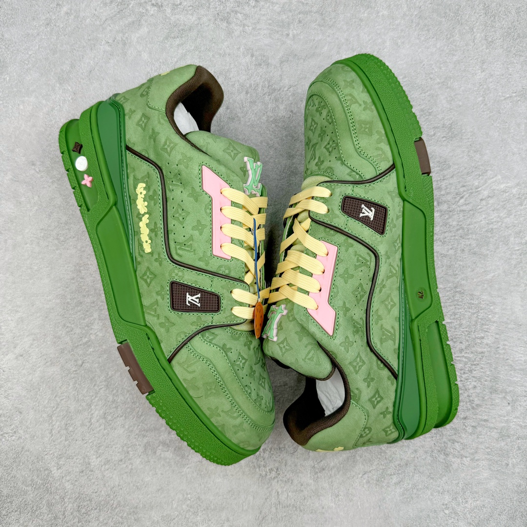 图片[3]-＃ZS纯原 Louis Vuitton Trainer lv时装走秀运动鞋 做旧系列 市场所有版本中综合最强的货品 GD实力大厂出品 全网最全配色更新最快 最成熟的做工稳定的品控 完美鞋型超高的清洁度 零毛边线头瑕疵 全套原楦原纸版原鞋开模 全网最具灵魂的版型 正确原装黄色鞋盒 正确中底印花 鞋面印花3D高频深度立体 全鞋电脑针车 紧密相连 针距密度一致 环保乳胶注塑鞋垫 厚度脚感还原原版 皮面裁剪部位 统一油边封口工艺 原装橡胶大底含胶量大底组合零偏差 专柜全套包装 防尘袋 说明书 质保卡 男女鞋 尺码：35 36 37 38 39 40 41 42 43 44 45-选品中心