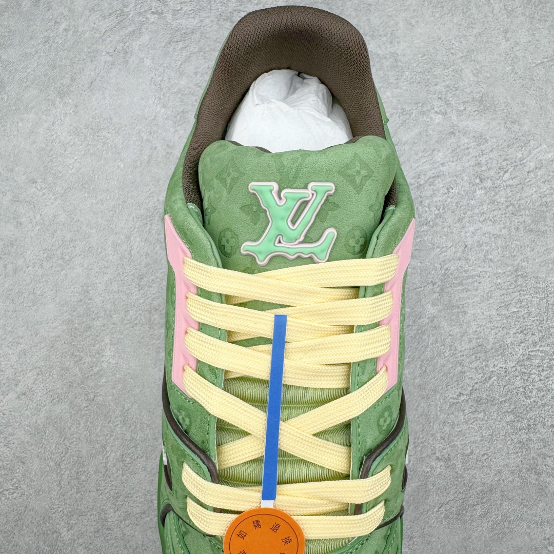 图片[5]-＃ZS纯原 Louis Vuitton Trainer lv时装走秀运动鞋 做旧系列 市场所有版本中综合最强的货品 GD实力大厂出品 全网最全配色更新最快 最成熟的做工稳定的品控 完美鞋型超高的清洁度 零毛边线头瑕疵 全套原楦原纸版原鞋开模 全网最具灵魂的版型 正确原装黄色鞋盒 正确中底印花 鞋面印花3D高频深度立体 全鞋电脑针车 紧密相连 针距密度一致 环保乳胶注塑鞋垫 厚度脚感还原原版 皮面裁剪部位 统一油边封口工艺 原装橡胶大底含胶量大底组合零偏差 专柜全套包装 防尘袋 说明书 质保卡 男女鞋 尺码：35 36 37 38 39 40 41 42 43 44 45-选品中心