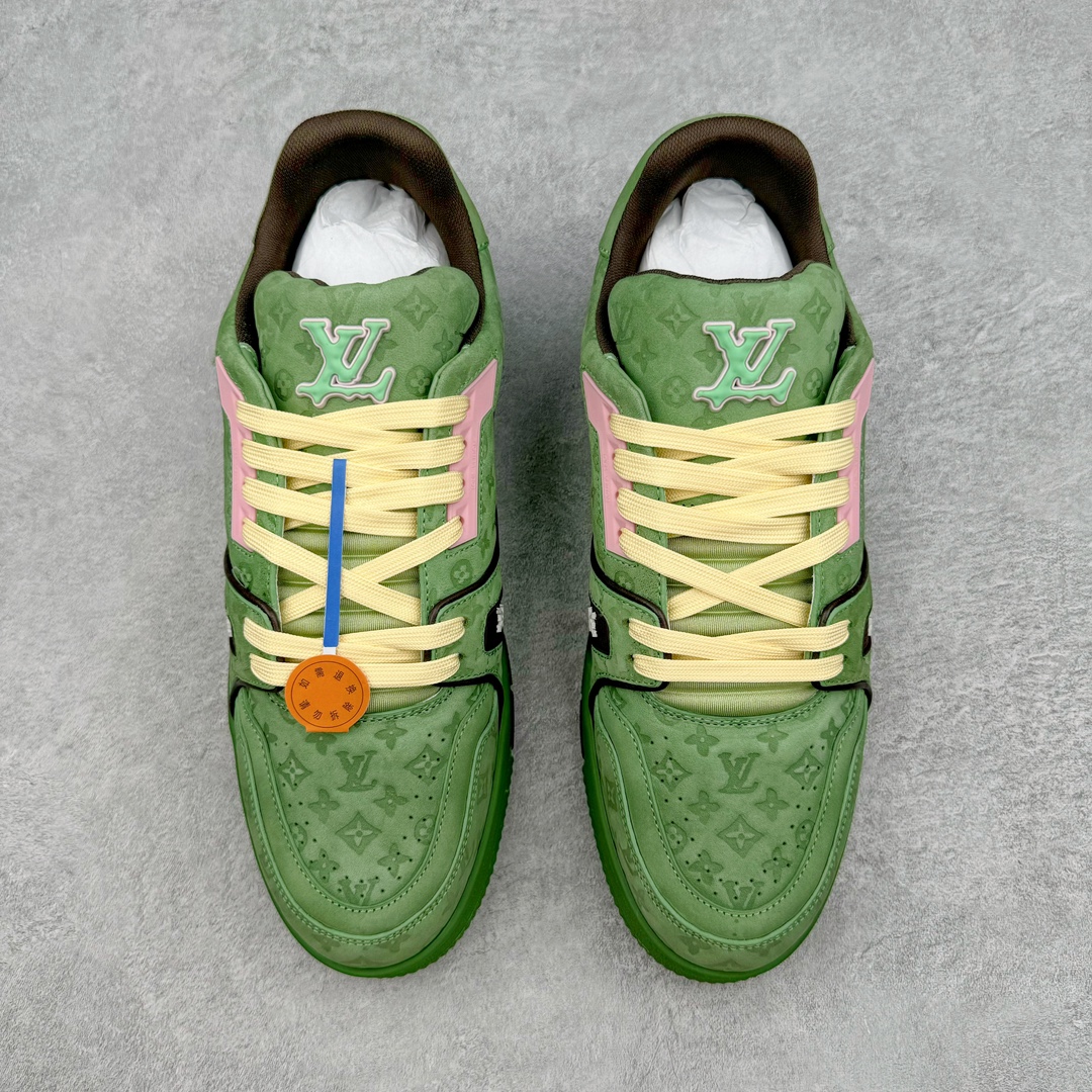 图片[2]-＃ZS纯原 Louis Vuitton Trainer lv时装走秀运动鞋 做旧系列 市场所有版本中综合最强的货品 GD实力大厂出品 全网最全配色更新最快 最成熟的做工稳定的品控 完美鞋型超高的清洁度 零毛边线头瑕疵 全套原楦原纸版原鞋开模 全网最具灵魂的版型 正确原装黄色鞋盒 正确中底印花 鞋面印花3D高频深度立体 全鞋电脑针车 紧密相连 针距密度一致 环保乳胶注塑鞋垫 厚度脚感还原原版 皮面裁剪部位 统一油边封口工艺 原装橡胶大底含胶量大底组合零偏差 专柜全套包装 防尘袋 说明书 质保卡 男女鞋 尺码：35 36 37 38 39 40 41 42 43 44 45-选品中心