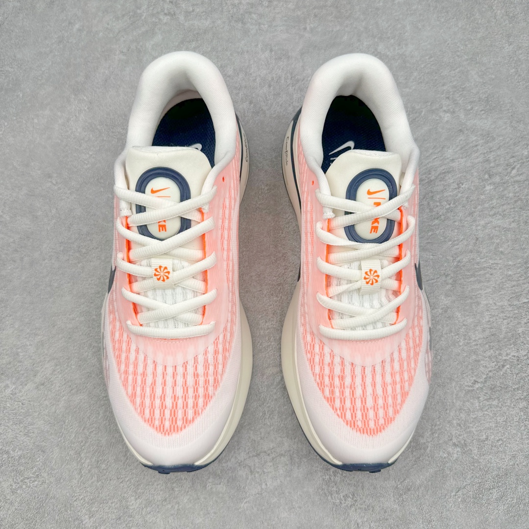 图片[2]-NK Journey Run 旅程慢跑系列低帮轻质缓震休闲运动公路跑步鞋 FN0228-100 采用科技织法轻盈织物合成鞋面材质 搭载柔软厚实ComfiRide 泡绵缓震组合外置防滑耐磨橡胶底片 穿上 Journey Run 公路跑步鞋 尽情畅跑 享受每一步的风景 搭载柔软厚实的 ComfiRide 泡绵缓震配置 助你征服充满挑战的路面 大步流星 微笑前行 该鞋款舒适非凡 让你爱不释脚 尺码：35.5 36 36.5 37.5 38 38.5 39 40 40.5 41 42 42.5 43 44 44.5 45-选品中心