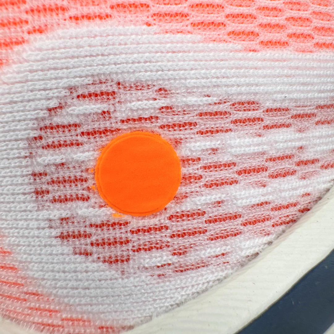 图片[16]-NK Journey Run 旅程慢跑系列低帮轻质缓震休闲运动公路跑步鞋 FN0228-100 采用科技织法轻盈织物合成鞋面材质 搭载柔软厚实ComfiRide 泡绵缓震组合外置防滑耐磨橡胶底片 穿上 Journey Run 公路跑步鞋 尽情畅跑 享受每一步的风景 搭载柔软厚实的 ComfiRide 泡绵缓震配置 助你征服充满挑战的路面 大步流星 微笑前行 该鞋款舒适非凡 让你爱不释脚 尺码：35.5 36 36.5 37.5 38 38.5 39 40 40.5 41 42 42.5 43 44 44.5 45-选品中心