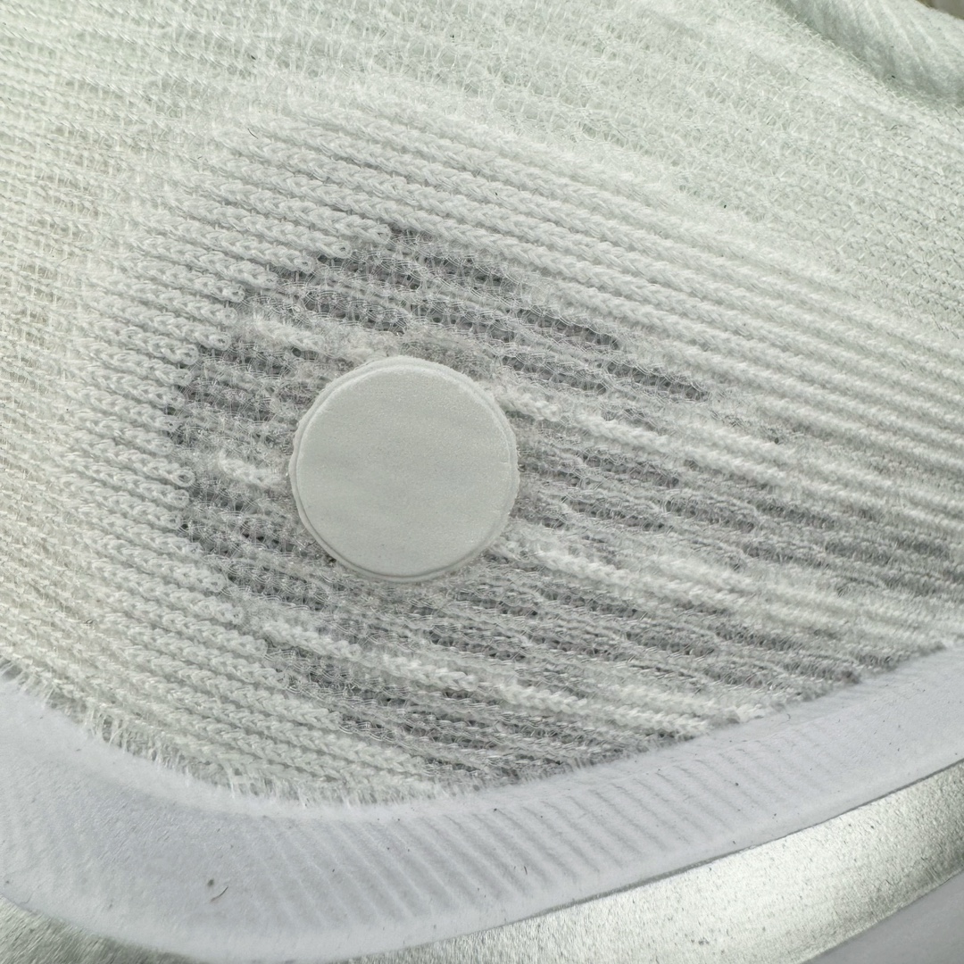 图片[13]-NK Journey Run 旅程慢跑系列低帮轻质缓震休闲运动公路跑步鞋 FJ7665-102 采用科技织法轻盈织物合成鞋面材质 搭载柔软厚实ComfiRide 泡绵缓震组合外置防滑耐磨橡胶底片 穿上 Journey Run 公路跑步鞋 尽情畅跑 享受每一步的风景 搭载柔软厚实的 ComfiRide 泡绵缓震配置 助你征服充满挑战的路面 大步流星 微笑前行 该鞋款舒适非凡 让你爱不释脚 尺码：35.5 36 36.5 37.5 38 38.5 39 40 40.5 41 42 42.5 43 44 44.5 45-选品中心