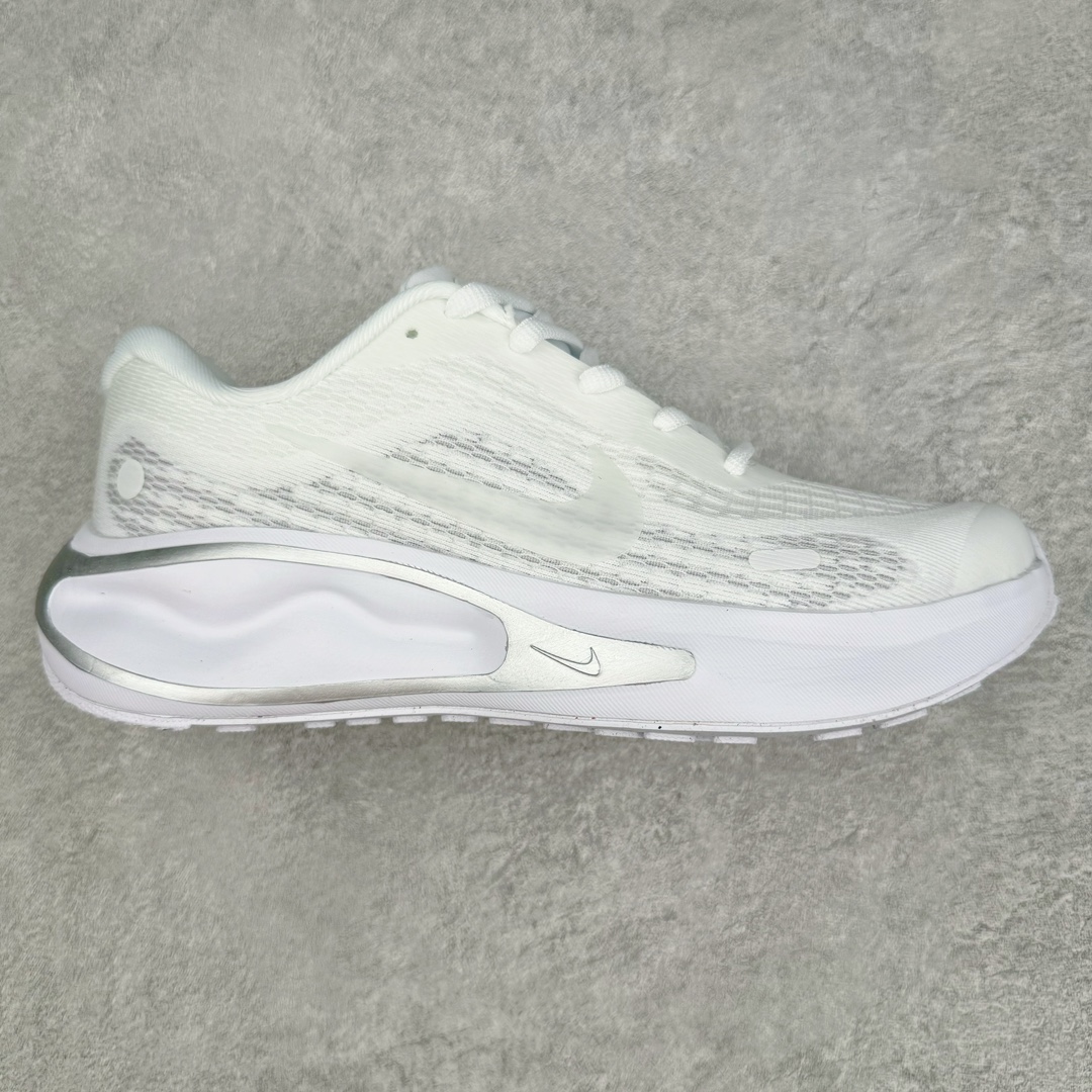 NK Journey Run 旅程慢跑系列低帮轻质缓震休闲运动公路跑步鞋 FJ7665 采用科技织法轻盈织物合成鞋面材质 搭载柔软厚实ComfiRide 泡绵缓震组合外置防滑耐磨橡胶底片 穿上 Journey Run 公路跑步鞋 尽情畅跑 享受每一步的风景 搭载柔软厚实的 ComfiRide 泡绵缓震配置 助你征服充满挑战的路面 大步流星 微笑前行 该鞋款舒适非凡 让你爱不释脚 尺码：35.5 36 36.5 37.5 38 38.5 39 40 40.5 41 42 42.5 43 44 44.5 45-选品中心