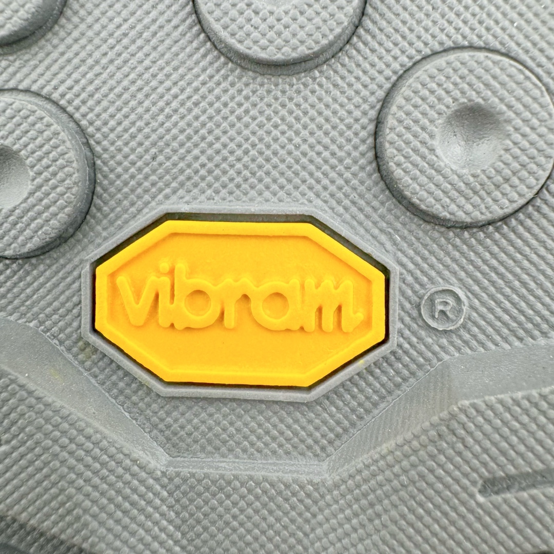 图片[18]-＃SG 加拿大品牌 始祖鸟·Arcteryx始祖鸟 Konseal Lt 轻量网布防滑轻便耐磨低帮越野跑步鞋 利用先进的技术、更轻但可靠耐用的材料和高度专注的设计流程，我们创造了我们最轻的接近鞋 Konseal LT。它专为在您携带背包和攀爬装备时覆盖崎岖的地面而设计，提供足底支撑和保护、应对不断変化的地形的敏捷性以及 Vibram® Megagrip 外底的自抓地力。内里提供赤足舒适感，鞋跟可平折，因此您可以在系绳或露营时将其作为木屐穿着。尺码：39 40 41 42 43 44 45-选品中心