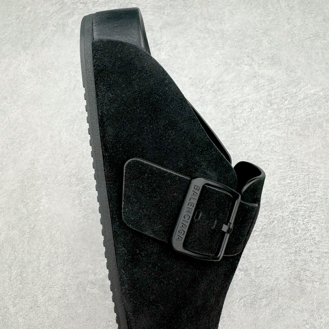 图片[6]-＃GD广顶 BALENCIAGA Sunday Mules 巴黎世家包头五指鞋 灵感正是源自于勃肯最具标志性的鞋款 Boston 无论是圆润的包头设计 还是脚背的搭扣 这些标志性元素均得以保留 只是鞋头被魔改为 BALENCIAGA 近两年颇具辨识度的五指轮廓 极具致敬玩味 或许是因为外观与原版过于相似 再加上 BALENCIAGA 的独特审美风格加持 Sunday Mule 无疑是将勃肯鞋的热度提升了一个层次 尺码：35 36 37 38 39 40 41 42 43 44 45-选品中心