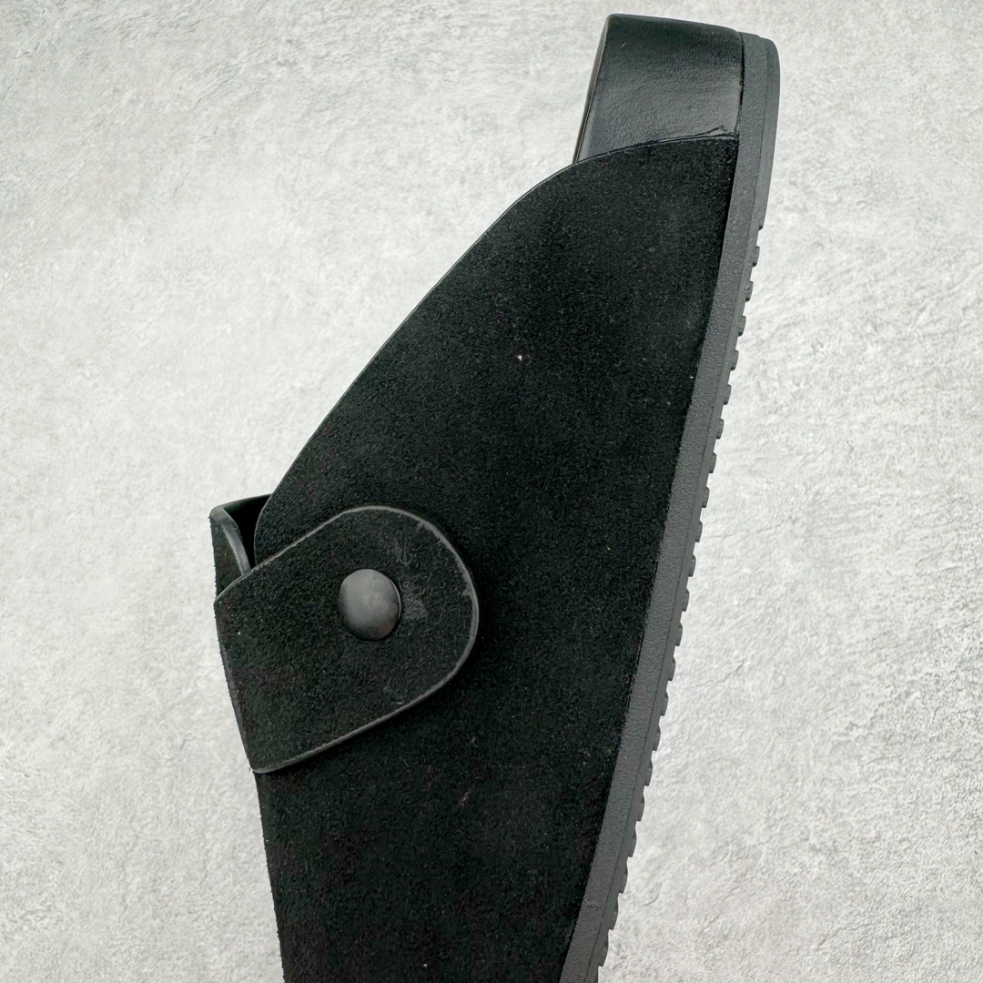 图片[7]-＃GD广顶 BALENCIAGA Sunday Mules 巴黎世家包头五指鞋 灵感正是源自于勃肯最具标志性的鞋款 Boston 无论是圆润的包头设计 还是脚背的搭扣 这些标志性元素均得以保留 只是鞋头被魔改为 BALENCIAGA 近两年颇具辨识度的五指轮廓 极具致敬玩味 或许是因为外观与原版过于相似 再加上 BALENCIAGA 的独特审美风格加持 Sunday Mule 无疑是将勃肯鞋的热度提升了一个层次 尺码：35 36 37 38 39 40 41 42 43 44 45-选品中心