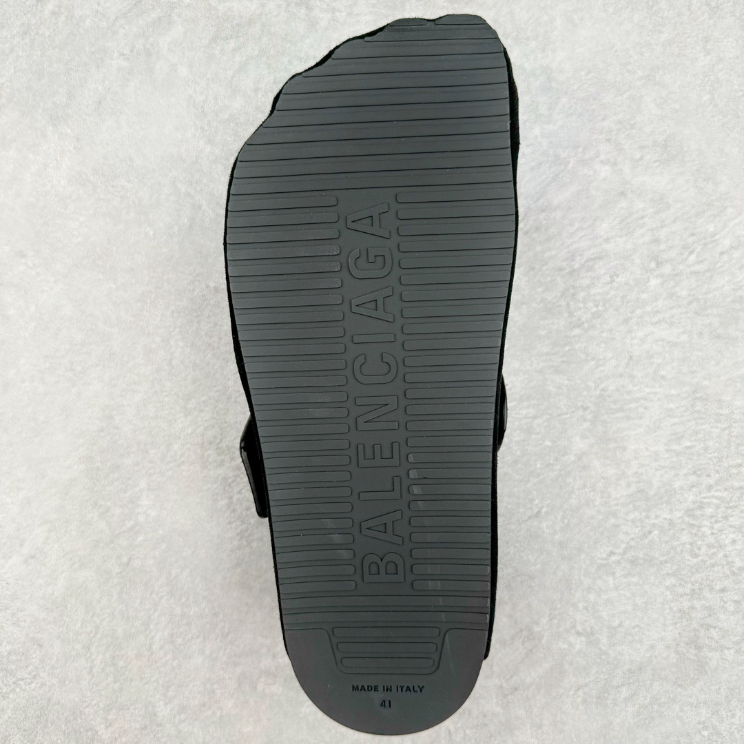图片[9]-＃GD广顶 BALENCIAGA Sunday Mules 巴黎世家包头五指鞋 灵感正是源自于勃肯最具标志性的鞋款 Boston 无论是圆润的包头设计 还是脚背的搭扣 这些标志性元素均得以保留 只是鞋头被魔改为 BALENCIAGA 近两年颇具辨识度的五指轮廓 极具致敬玩味 或许是因为外观与原版过于相似 再加上 BALENCIAGA 的独特审美风格加持 Sunday Mule 无疑是将勃肯鞋的热度提升了一个层次 尺码：35 36 37 38 39 40 41 42 43 44 45-选品中心