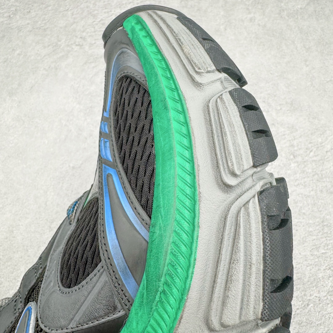 图片[14]-＃总裁特价福利 BALENCIAGA 10XL Sneakers 巴黎世家网布系带低帮走秀复古老爹鞋 圈内最强巴黎 尺码大小一比一还原Zp 区别其他工厂缩小两个号码 全套原纸板楦头开发 最原汁原味的灵魂版型 全鞋荧光划线卡点 胶水把控整洁度追求极致完美 每一双都是工艺品 多重QC质检 超越公司货的品控标准 实实在在的免检产品 原盒原配 正确字体电绣 粗细、位置、大小正确 侧边TPU 透气孔匹配意产原版 正确分离大底 TPU软底 原版一致大底LOGO 立体感十足 原厂皮料水洗做旧 采购原厂网纱 不含皮革 网布材料和聚氨酯 磨损效果 展现品牌对于新潮事物的热情 这款鞋子拥有巨大尺寸和醒目设计 符合当下”老爹鞋”的趋势 鞋子采用银灰配色 营造出低调而不失华丽的效果 10XL的尺码使它成为市场中最显眼的存在 适合追求个性化的人群 Balenciaga始终站在时尚前沿 此次发布的产品再次体现了他们的创新能力 偏大两码 尺码：35 36 37 38 39 40 41 42 43 44 45 46-选品中心