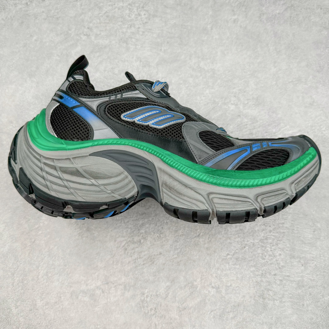 ＃总裁特价福利 BALENCIAGA 10XL Sneakers 巴黎世家网布系带低帮走秀复古老爹鞋 圈内最强巴黎 尺码大小一比一还原Zp 区别其他工厂缩小两个号码 全套原纸板楦头开发 最原汁原味的灵魂版型 全鞋荧光划线卡点 胶水把控整洁度追求极致完美 每一双都是工艺品 多重QC质检 超越公司货的品控标准 实实在在的免检产品 原盒原配 正确字体电绣 粗细、位置、大小正确 侧边TPU 透气孔匹配意产原版 正确分离大底 TPU软底 原版一致大底LOGO 立体感十足 原厂皮料水洗做旧 采购原厂网纱 不含皮革 网布材料和聚氨酯 磨损效果 展现品牌对于新潮事物的热情 这款鞋子拥有巨大尺寸和醒目设计 符合当下”老爹鞋”的趋势 鞋子采用银灰配色 营造出低调而不失华丽的效果 10XL的尺码使它成为市场中最显眼的存在 适合追求个性化的人群 Balenciaga始终站在时尚前沿 此次发布的产品再次体现了他们的创新能力 偏大两码 尺码：35 36 37 38 39 40 41 42 43 44 45 46-选品中心