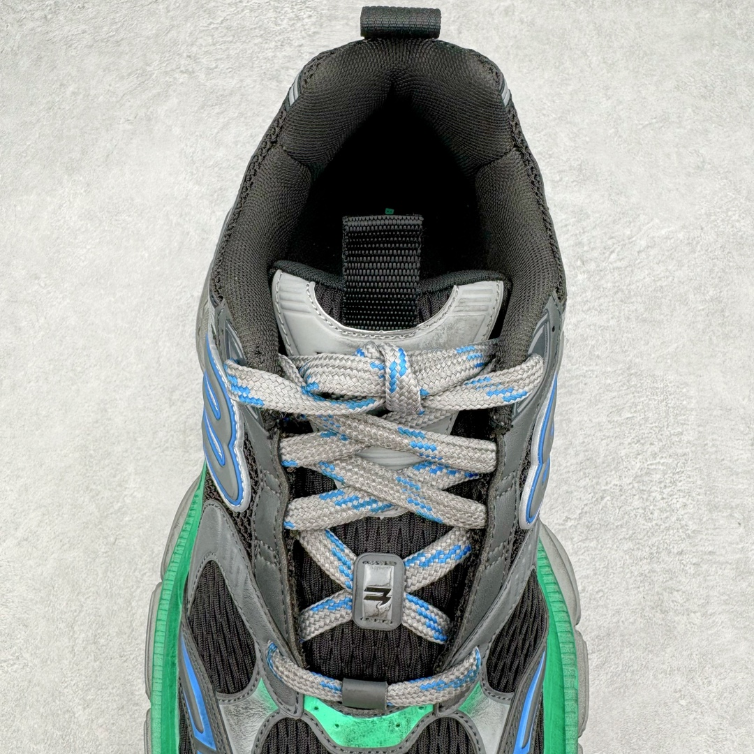 图片[5]-＃总裁特价福利 BALENCIAGA 10XL Sneakers 巴黎世家网布系带低帮走秀复古老爹鞋 圈内最强巴黎 尺码大小一比一还原Zp 区别其他工厂缩小两个号码 全套原纸板楦头开发 最原汁原味的灵魂版型 全鞋荧光划线卡点 胶水把控整洁度追求极致完美 每一双都是工艺品 多重QC质检 超越公司货的品控标准 实实在在的免检产品 原盒原配 正确字体电绣 粗细、位置、大小正确 侧边TPU 透气孔匹配意产原版 正确分离大底 TPU软底 原版一致大底LOGO 立体感十足 原厂皮料水洗做旧 采购原厂网纱 不含皮革 网布材料和聚氨酯 磨损效果 展现品牌对于新潮事物的热情 这款鞋子拥有巨大尺寸和醒目设计 符合当下”老爹鞋”的趋势 鞋子采用银灰配色 营造出低调而不失华丽的效果 10XL的尺码使它成为市场中最显眼的存在 适合追求个性化的人群 Balenciaga始终站在时尚前沿 此次发布的产品再次体现了他们的创新能力 偏大两码 尺码：35 36 37 38 39 40 41 42 43 44 45 46-选品中心