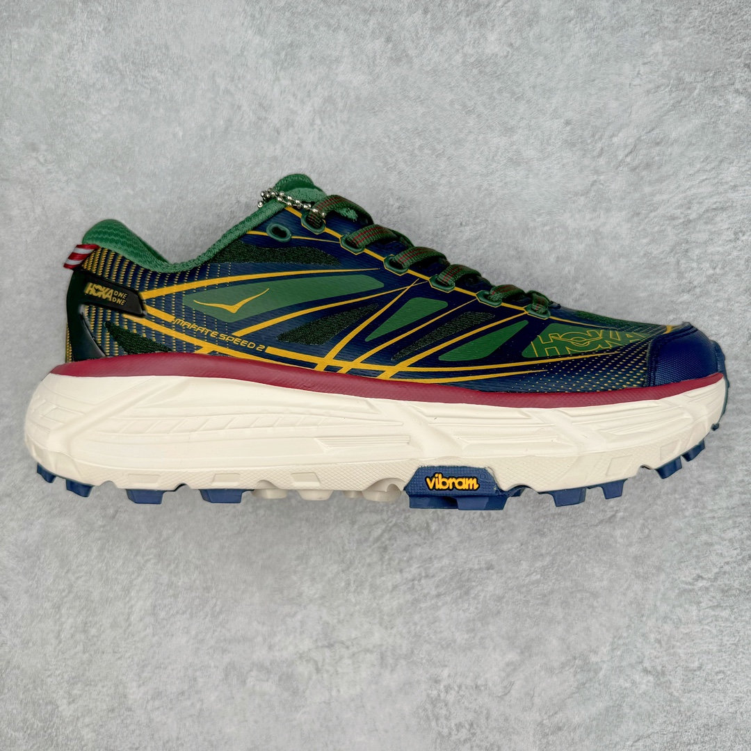 HOKA ONE ONE Mafate Speed 2 Low 玛法特2代系列低帮轻量户外越野休闲运动慢跑鞋 HOKA ONE ONE 最近推出了一个胶囊系列 Origin Story 这个系列里的 Mafate Speed 2 可以说让我日思夜想有一阵子了 最近终于拔草 让我来分享一下这双也是上脚赞到爆的越野跑鞋吧 以阿尔卑斯山脉作为主题将亮黄色与蓝色调覆盖在这经典轮廓之上 配色的呈现效果相当亮眼 以至于很多人买这个配色是用来日常搭配的 鞋面采用超轻的无缝架构 轻薄的TPU贴在透气的鞋面材料上 减轻重量同时也保证了支撑性 鞋底则采用滚动平衡技术 引导跑者回归自然步态 祖传的神奇EVA材质中底依旧是一如既往地表现优秀 能提供充足的缓震 作为HOKA家的越野跑鞋 VIBRAM 橡胶大底也是必不可少的 即便在复杂湿滑的地形 依旧能有良好的抓地力及稳定性 鞋带采用了弹性不易松脱的扁宽弹性鞋带 前掌与中掌部分也进行了加宽 也更加适合亚洲人的脚型 是一款十分全面且足够强悍的户外硬核越野鞋 而这双极其亮眼的越野跑鞋恰好又是在江山一百中参赛的UTMB冠军 Ludovic POMMERET 夺冠时穿着的战靴 这就让它变得更加有吸引力了 用来日常搭配的话短裤是基本不挑 长裤我个人推荐阔腿裤 工装裤以及各种长筒牛仔裤都可以 尺码：36 36.5 37.5 38 38.5 39 40 40.5 41 42 42.5 43 44 44.5 45-选品中心
