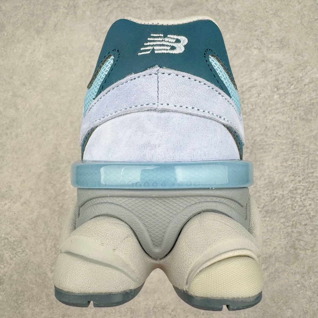 图片[8]-New Balance NB9060 复古运动鞋 新百伦又带来了新鞋型 并且是与芝加哥街头品牌 Joe Freshgoods 的联名款 鞋身主体采用了类似 990 系列的设计风格 与传统复古慢跑鞋区别不大 最大的变化就是鞋底部分 在传统设计的中底外层 增加了多个分区的模块 圆润的线条设计与我们熟悉的 New Balance 风格截然不同 但与同样充满弧形线条的鞋面搭配 看起来毫无违和感 尺码：36-45-选品中心