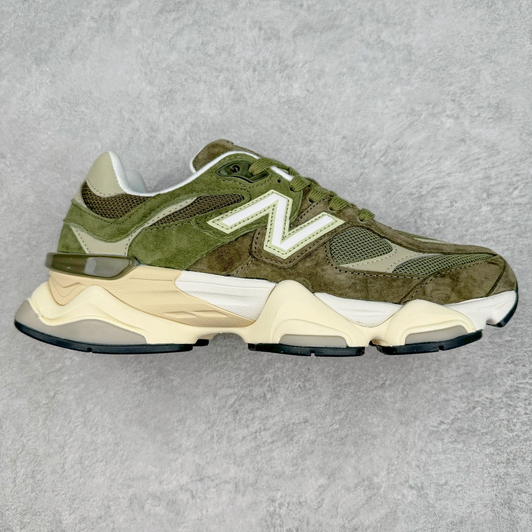 New Balance NB9060 复古运动鞋 新百伦又带来了新鞋型 并且是与芝加哥街头品牌 Joe Freshgoods 的联名款 鞋身主体采用了类似 990 系列的设计风格 与传统复古慢跑鞋区别不大 最大的变化就是鞋底部分 在传统设计的中底外层 增加了多个分区的模块 圆润的线条设计与我们熟悉的 New Balance 风格截然不同 但与同样充满弧形线条的鞋面搭配 看起来毫无违和感 尺码：36-45-选品中心