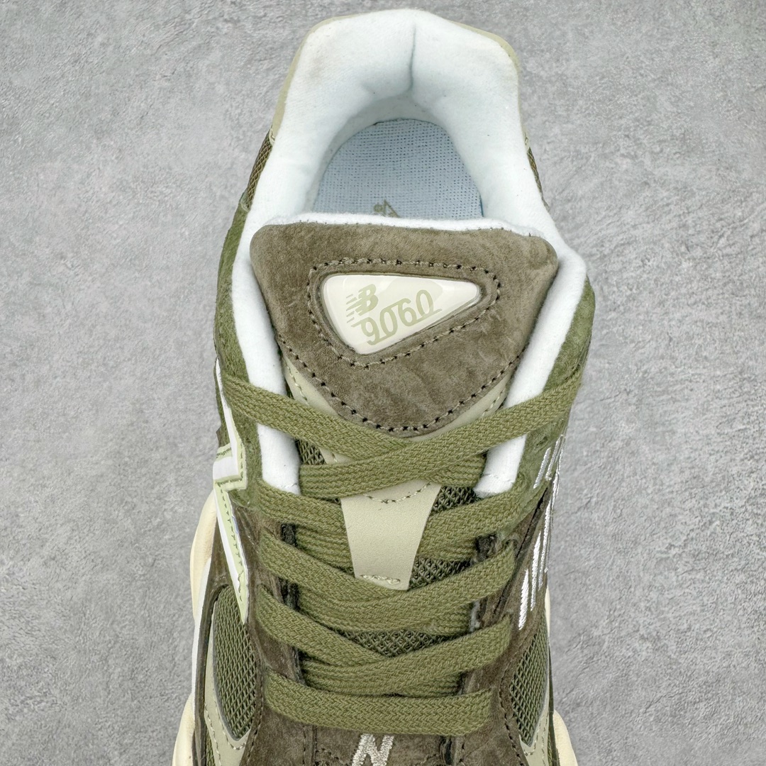 图片[5]-New Balance NB9060 复古运动鞋 新百伦又带来了新鞋型 并且是与芝加哥街头品牌 Joe Freshgoods 的联名款 鞋身主体采用了类似 990 系列的设计风格 与传统复古慢跑鞋区别不大 最大的变化就是鞋底部分 在传统设计的中底外层 增加了多个分区的模块 圆润的线条设计与我们熟悉的 New Balance 风格截然不同 但与同样充满弧形线条的鞋面搭配 看起来毫无违和感 尺码：36-45-选品中心