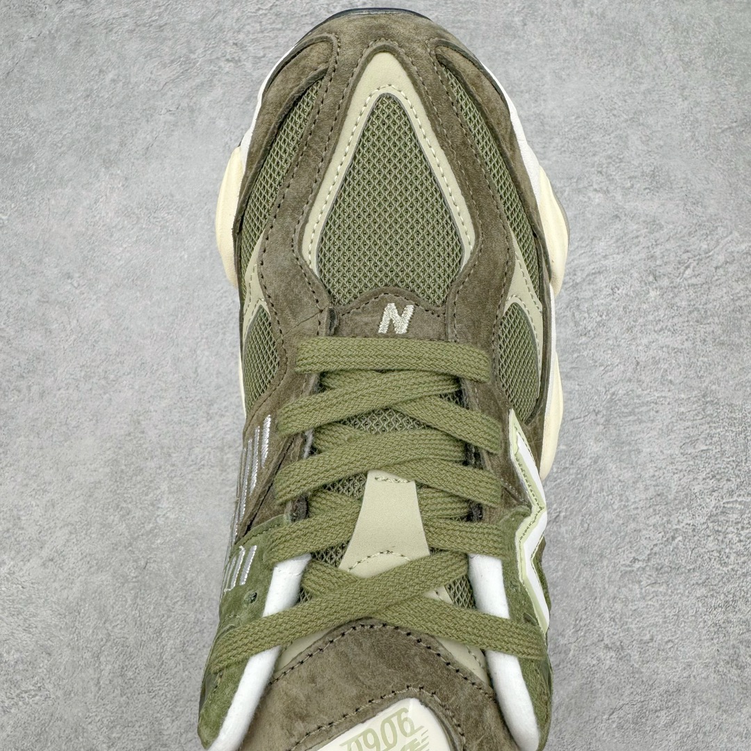 图片[4]-New Balance NB9060 复古运动鞋 新百伦又带来了新鞋型 并且是与芝加哥街头品牌 Joe Freshgoods 的联名款 鞋身主体采用了类似 990 系列的设计风格 与传统复古慢跑鞋区别不大 最大的变化就是鞋底部分 在传统设计的中底外层 增加了多个分区的模块 圆润的线条设计与我们熟悉的 New Balance 风格截然不同 但与同样充满弧形线条的鞋面搭配 看起来毫无违和感 尺码：36-45-选品中心