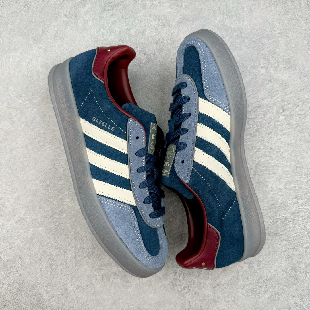 图片[3]-＃HP纯原 AD Original Gazelle Trainers 瞪羚室内鞋系列低帮复古百搭休闲运动德训风板鞋 藏青蓝 ID1008 高端零售特供批次 原厂定制长毛翻毛皮组合环保纤维革鞋面材质 内置环保海玻璃鞋垫 外置RB橡胶大底 产品品控稳定性领先行业 原厂全套原楦原纸板冲刀磨具开发 原厂皮料加持 原厂港宝加持定型后跟R度完美 将复古进行到底 简约流畅 三十年不变经典 这款Gazelle运动鞋 无论面料、配色、质感或设计 都只在重现其1991年原款的经典 皮革鞋面 撞色三条纹和鞋跟标的设计 力求呈现90年代的经典复古风潮 Samba火热的同时 也带动了其它的复古鞋型 Gazelle便是其中一只 Gazelle Indoor拥有包边更宽的T字型鞋头 更好的保护运动员的前掌 浓浓的复古氛围感 非常适合现在流行的Cleanfit风格 尺码：35.5 36 36⅔ 37⅓ 38 38⅔ 39⅓ 40 40⅔ 41⅓ 42 42⅔ 43⅓ 44 44⅔ 45-选品中心