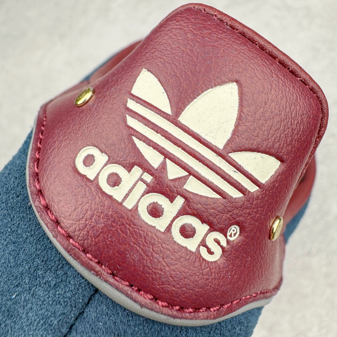 图片[15]-＃HP纯原 AD Original Gazelle Trainers 瞪羚室内鞋系列低帮复古百搭休闲运动德训风板鞋 藏青蓝 ID1008 高端零售特供批次 原厂定制长毛翻毛皮组合环保纤维革鞋面材质 内置环保海玻璃鞋垫 外置RB橡胶大底 产品品控稳定性领先行业 原厂全套原楦原纸板冲刀磨具开发 原厂皮料加持 原厂港宝加持定型后跟R度完美 将复古进行到底 简约流畅 三十年不变经典 这款Gazelle运动鞋 无论面料、配色、质感或设计 都只在重现其1991年原款的经典 皮革鞋面 撞色三条纹和鞋跟标的设计 力求呈现90年代的经典复古风潮 Samba火热的同时 也带动了其它的复古鞋型 Gazelle便是其中一只 Gazelle Indoor拥有包边更宽的T字型鞋头 更好的保护运动员的前掌 浓浓的复古氛围感 非常适合现在流行的Cleanfit风格 尺码：35.5 36 36⅔ 37⅓ 38 38⅔ 39⅓ 40 40⅔ 41⅓ 42 42⅔ 43⅓ 44 44⅔ 45-选品中心