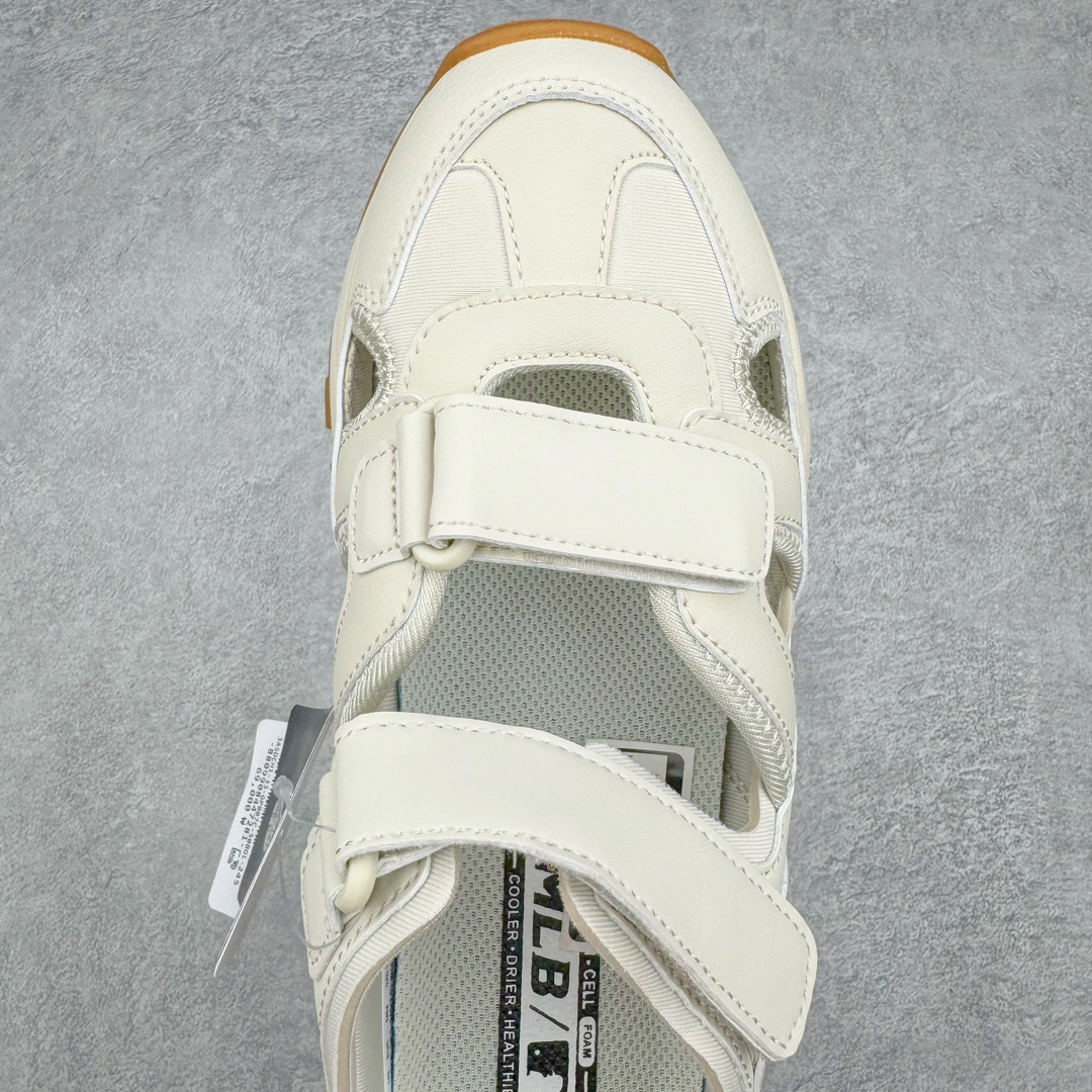 图片[4]-MLB Sandal Chunky Mask 纽约洋基队百搭时尚运动凉鞋 MLB是韩国F&F旗下潮流服装品牌 拥有150年历史的经典传统 是街头文化和国际生活方式的领导者 MLB拥有包括男装、女装、童装、配饰在内的全品类服饰 提供覆盖各性别、各年龄层、From Head to Toe的穿搭装备 其产品结合了韩国的时尚造型与质感 展现了运动服饰也可以兼具时尚潮流的风格 在产品设计上 MLB不仅融合了美国职业棒球大联盟的各当家球队 更结合了棒球运动中的各个元素 复古风范自信控场 复古鞋型率先勾描独特的自我态度 在经典线条与时尚元素的精彩交织下刷新街头复古运动风潮 质感十足兼备卓越的舒适透气性能迎合夏日追求的自在脚感。尺码：36 36.5 37.5 38 38.5 39 40 40.5 41 42 42.5 43 44 45-选品中心