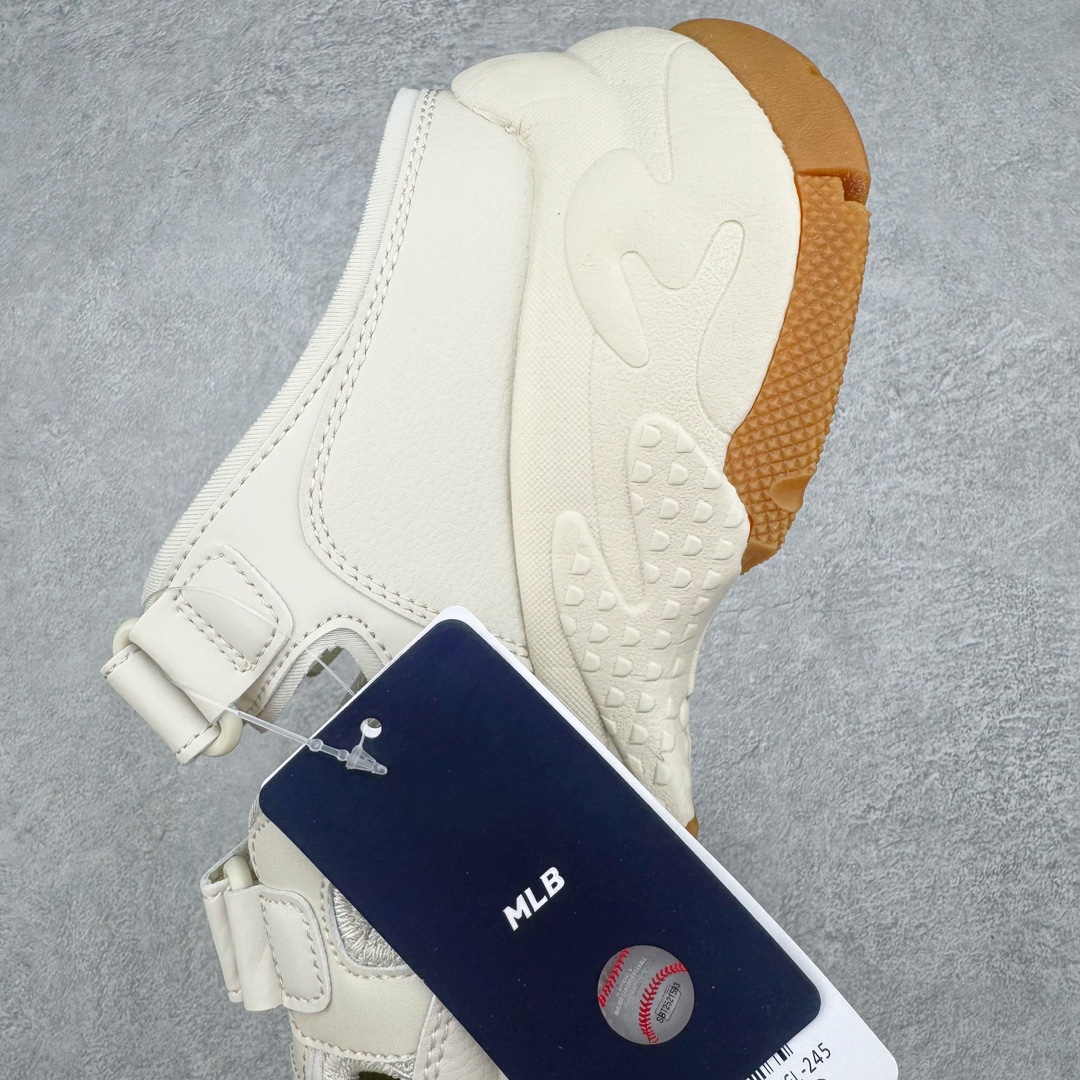 图片[7]-MLB Sandal Chunky Mask 纽约洋基队百搭时尚运动凉鞋 MLB是韩国F&F旗下潮流服装品牌 拥有150年历史的经典传统 是街头文化和国际生活方式的领导者 MLB拥有包括男装、女装、童装、配饰在内的全品类服饰 提供覆盖各性别、各年龄层、From Head to Toe的穿搭装备 其产品结合了韩国的时尚造型与质感 展现了运动服饰也可以兼具时尚潮流的风格 在产品设计上 MLB不仅融合了美国职业棒球大联盟的各当家球队 更结合了棒球运动中的各个元素 复古风范自信控场 复古鞋型率先勾描独特的自我态度 在经典线条与时尚元素的精彩交织下刷新街头复古运动风潮 质感十足兼备卓越的舒适透气性能迎合夏日追求的自在脚感。尺码：36 36.5 37.5 38 38.5 39 40 40.5 41 42 42.5 43 44 45-选品中心