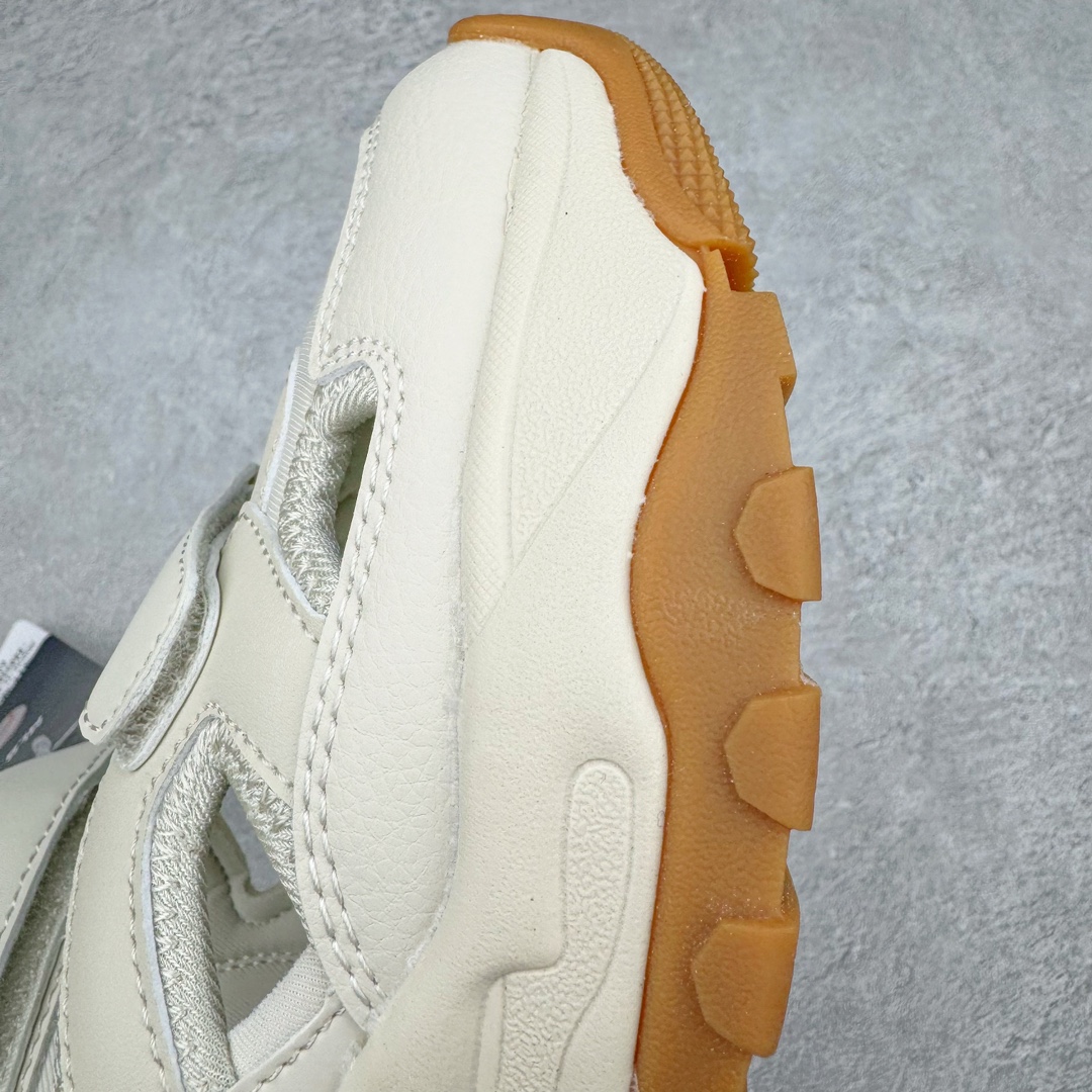 图片[14]-MLB Sandal Chunky Mask 纽约洋基队百搭时尚运动凉鞋 MLB是韩国F&F旗下潮流服装品牌 拥有150年历史的经典传统 是街头文化和国际生活方式的领导者 MLB拥有包括男装、女装、童装、配饰在内的全品类服饰 提供覆盖各性别、各年龄层、From Head to Toe的穿搭装备 其产品结合了韩国的时尚造型与质感 展现了运动服饰也可以兼具时尚潮流的风格 在产品设计上 MLB不仅融合了美国职业棒球大联盟的各当家球队 更结合了棒球运动中的各个元素 复古风范自信控场 复古鞋型率先勾描独特的自我态度 在经典线条与时尚元素的精彩交织下刷新街头复古运动风潮 质感十足兼备卓越的舒适透气性能迎合夏日追求的自在脚感。尺码：36 36.5 37.5 38 38.5 39 40 40.5 41 42 42.5 43 44 45-选品中心