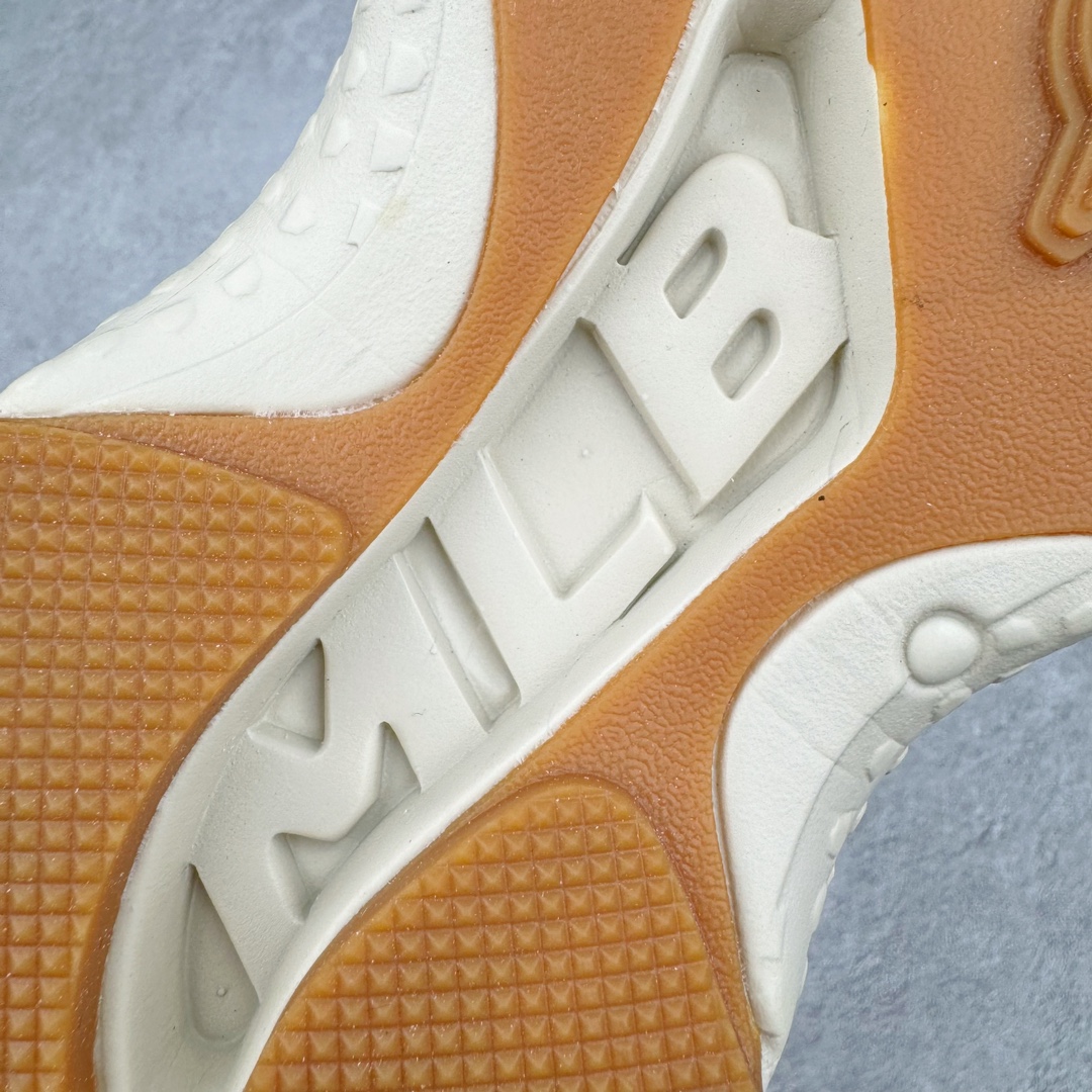 图片[12]-MLB Sandal Chunky Mask 纽约洋基队百搭时尚运动凉鞋 MLB是韩国F&F旗下潮流服装品牌 拥有150年历史的经典传统 是街头文化和国际生活方式的领导者 MLB拥有包括男装、女装、童装、配饰在内的全品类服饰 提供覆盖各性别、各年龄层、From Head to Toe的穿搭装备 其产品结合了韩国的时尚造型与质感 展现了运动服饰也可以兼具时尚潮流的风格 在产品设计上 MLB不仅融合了美国职业棒球大联盟的各当家球队 更结合了棒球运动中的各个元素 复古风范自信控场 复古鞋型率先勾描独特的自我态度 在经典线条与时尚元素的精彩交织下刷新街头复古运动风潮 质感十足兼备卓越的舒适透气性能迎合夏日追求的自在脚感。尺码：36 36.5 37.5 38 38.5 39 40 40.5 41 42 42.5 43 44 45-选品中心