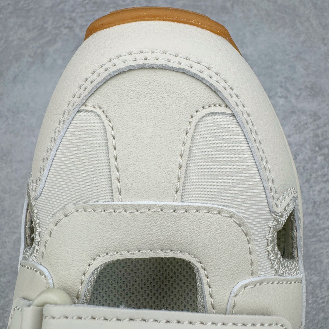 图片[13]-MLB Sandal Chunky Mask 纽约洋基队百搭时尚运动凉鞋 MLB是韩国F&F旗下潮流服装品牌 拥有150年历史的经典传统 是街头文化和国际生活方式的领导者 MLB拥有包括男装、女装、童装、配饰在内的全品类服饰 提供覆盖各性别、各年龄层、From Head to Toe的穿搭装备 其产品结合了韩国的时尚造型与质感 展现了运动服饰也可以兼具时尚潮流的风格 在产品设计上 MLB不仅融合了美国职业棒球大联盟的各当家球队 更结合了棒球运动中的各个元素 复古风范自信控场 复古鞋型率先勾描独特的自我态度 在经典线条与时尚元素的精彩交织下刷新街头复古运动风潮 质感十足兼备卓越的舒适透气性能迎合夏日追求的自在脚感。尺码：36 36.5 37.5 38 38.5 39 40 40.5 41 42 42.5 43 44 45-选品中心