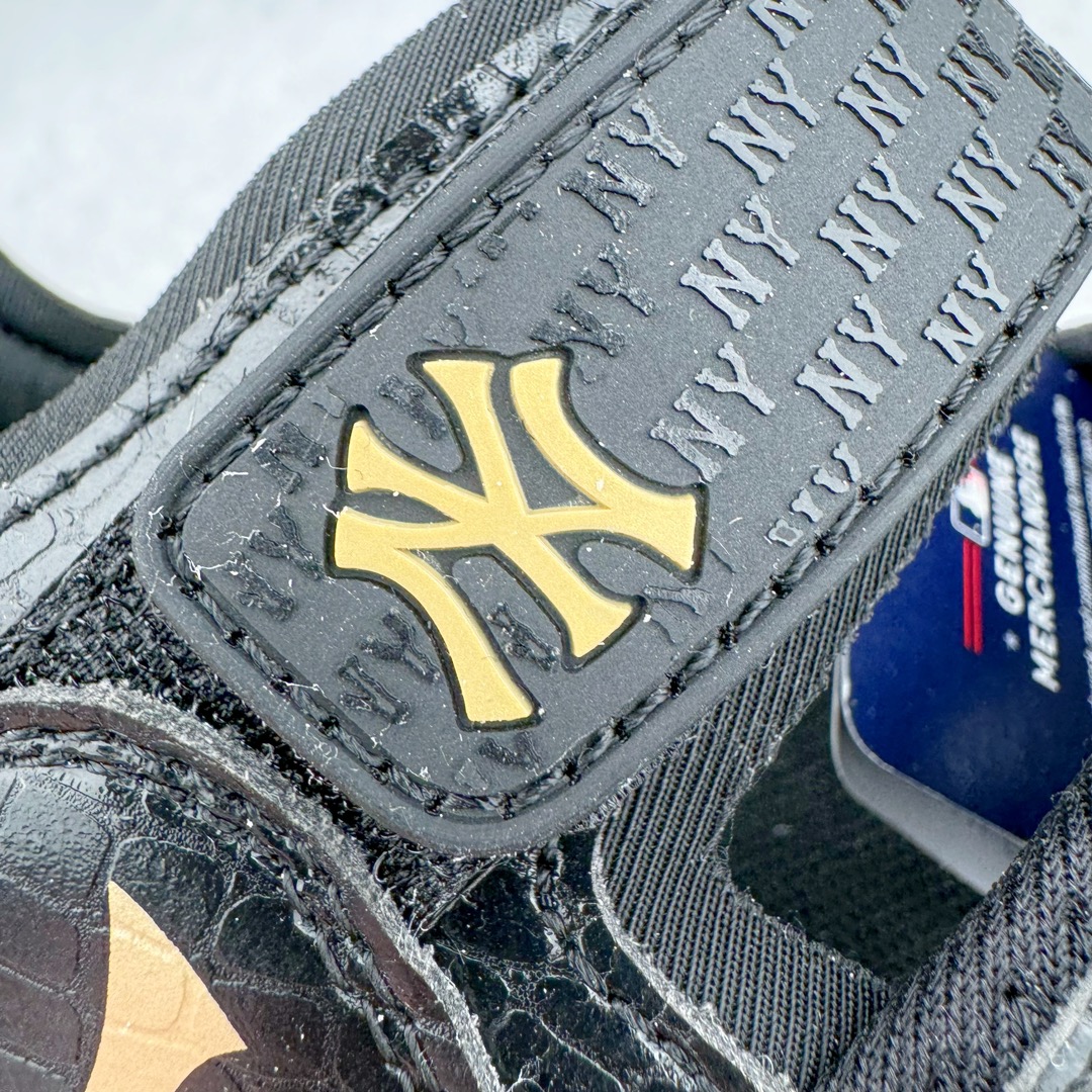 图片[11]-MLB Sandal Chunky Mask 纽约洋基队百搭时尚运动凉鞋 MLB是韩国F&F旗下潮流服装品牌 拥有150年历史的经典传统 是街头文化和国际生活方式的领导者 MLB拥有包括男装、女装、童装、配饰在内的全品类服饰 提供覆盖各性别、各年龄层、From Head to Toe的穿搭装备 其产品结合了韩国的时尚造型与质感 展现了运动服饰也可以兼具时尚潮流的风格 在产品设计上 MLB不仅融合了美国职业棒球大联盟的各当家球队 更结合了棒球运动中的各个元素 复古风范自信控场 复古鞋型率先勾描独特的自我态度 在经典线条与时尚元素的精彩交织下刷新街头复古运动风潮 质感十足兼备卓越的舒适透气性能迎合夏日追求的自在脚感。尺码：36 36.5 37.5 38 38.5 39 40 40.5 41 42 42.5 43 44 45-选品中心