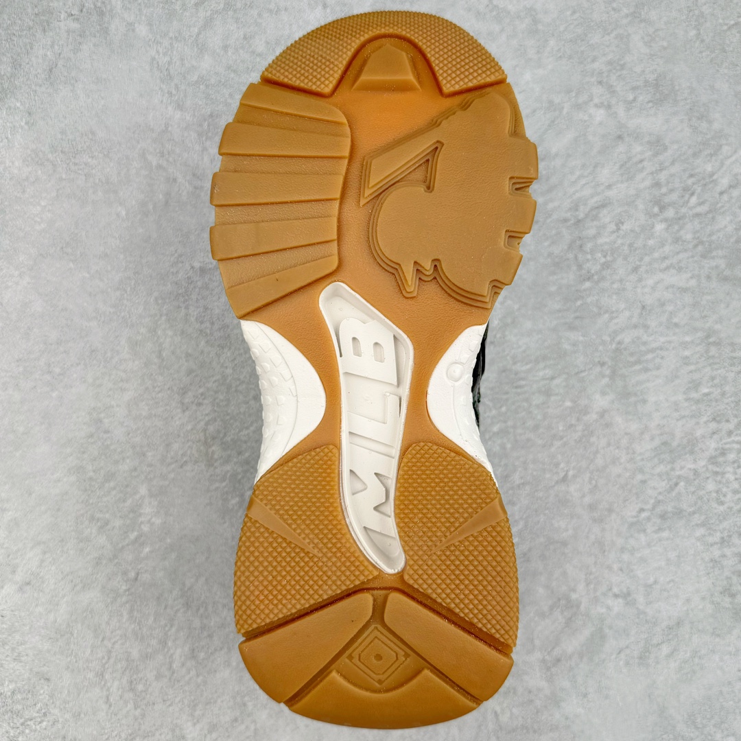 图片[9]-MLB Sandal Chunky Mask 纽约洋基队百搭时尚运动凉鞋 MLB是韩国F&F旗下潮流服装品牌 拥有150年历史的经典传统 是街头文化和国际生活方式的领导者 MLB拥有包括男装、女装、童装、配饰在内的全品类服饰 提供覆盖各性别、各年龄层、From Head to Toe的穿搭装备 其产品结合了韩国的时尚造型与质感 展现了运动服饰也可以兼具时尚潮流的风格 在产品设计上 MLB不仅融合了美国职业棒球大联盟的各当家球队 更结合了棒球运动中的各个元素 复古风范自信控场 复古鞋型率先勾描独特的自我态度 在经典线条与时尚元素的精彩交织下刷新街头复古运动风潮 质感十足兼备卓越的舒适透气性能迎合夏日追求的自在脚感。尺码：36 36.5 37.5 38 38.5 39 40 40.5 41 42 42.5 43 44 45-选品中心