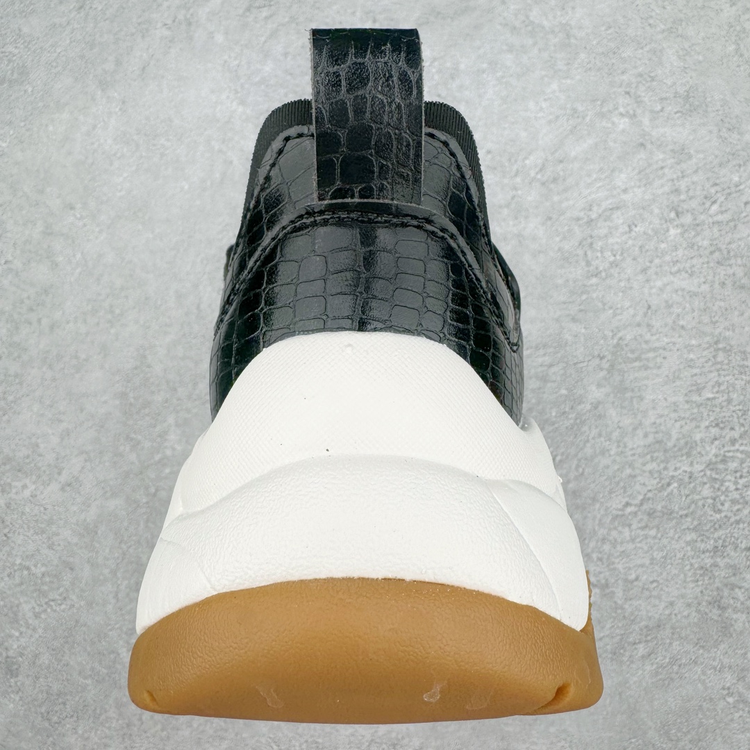 图片[8]-MLB Sandal Chunky Mask 纽约洋基队百搭时尚运动凉鞋 MLB是韩国F&F旗下潮流服装品牌 拥有150年历史的经典传统 是街头文化和国际生活方式的领导者 MLB拥有包括男装、女装、童装、配饰在内的全品类服饰 提供覆盖各性别、各年龄层、From Head to Toe的穿搭装备 其产品结合了韩国的时尚造型与质感 展现了运动服饰也可以兼具时尚潮流的风格 在产品设计上 MLB不仅融合了美国职业棒球大联盟的各当家球队 更结合了棒球运动中的各个元素 复古风范自信控场 复古鞋型率先勾描独特的自我态度 在经典线条与时尚元素的精彩交织下刷新街头复古运动风潮 质感十足兼备卓越的舒适透气性能迎合夏日追求的自在脚感。尺码：36 36.5 37.5 38 38.5 39 40 40.5 41 42 42.5 43 44 45-选品中心