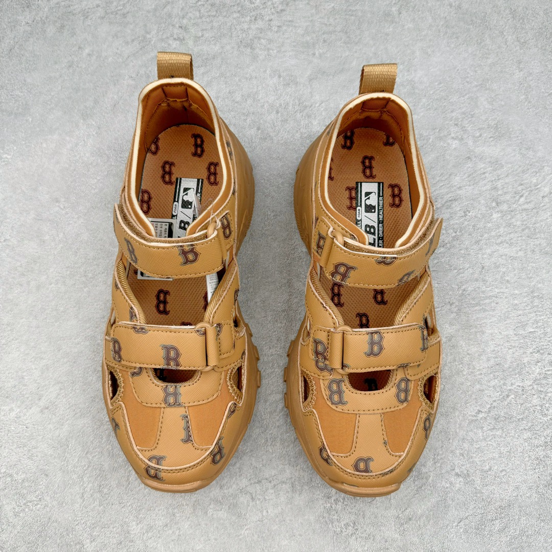 图片[2]-MLB Sandal Chunky Mask 纽约洋基队百搭时尚运动凉鞋 MLB是韩国F&F旗下潮流服装品牌 拥有150年历史的经典传统 是街头文化和国际生活方式的领导者 MLB拥有包括男装、女装、童装、配饰在内的全品类服饰 提供覆盖各性别、各年龄层、From Head to Toe的穿搭装备 其产品结合了韩国的时尚造型与质感 展现了运动服饰也可以兼具时尚潮流的风格 在产品设计上 MLB不仅融合了美国职业棒球大联盟的各当家球队 更结合了棒球运动中的各个元素 复古风范自信控场 复古鞋型率先勾描独特的自我态度 在经典线条与时尚元素的精彩交织下刷新街头复古运动风潮 质感十足兼备卓越的舒适透气性能迎合夏日追求的自在脚感。尺码：36 36.5 37.5 38 38.5 39 40 40.5 41 42 42.5 43 44 45-选品中心