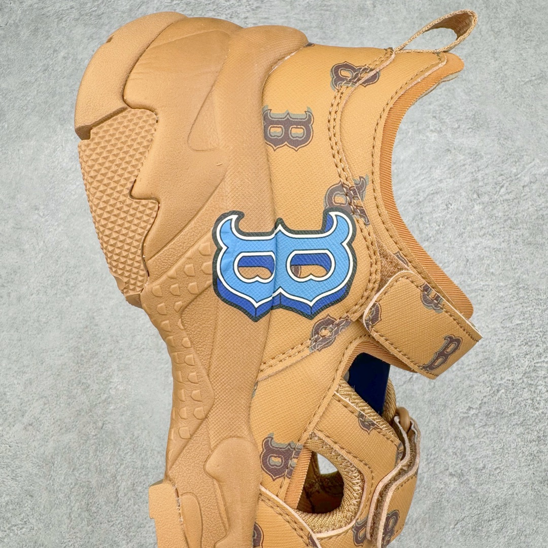 图片[6]-MLB Sandal Chunky Mask 纽约洋基队百搭时尚运动凉鞋 MLB是韩国F&F旗下潮流服装品牌 拥有150年历史的经典传统 是街头文化和国际生活方式的领导者 MLB拥有包括男装、女装、童装、配饰在内的全品类服饰 提供覆盖各性别、各年龄层、From Head to Toe的穿搭装备 其产品结合了韩国的时尚造型与质感 展现了运动服饰也可以兼具时尚潮流的风格 在产品设计上 MLB不仅融合了美国职业棒球大联盟的各当家球队 更结合了棒球运动中的各个元素 复古风范自信控场 复古鞋型率先勾描独特的自我态度 在经典线条与时尚元素的精彩交织下刷新街头复古运动风潮 质感十足兼备卓越的舒适透气性能迎合夏日追求的自在脚感。尺码：36 36.5 37.5 38 38.5 39 40 40.5 41 42 42.5 43 44 45-选品中心
