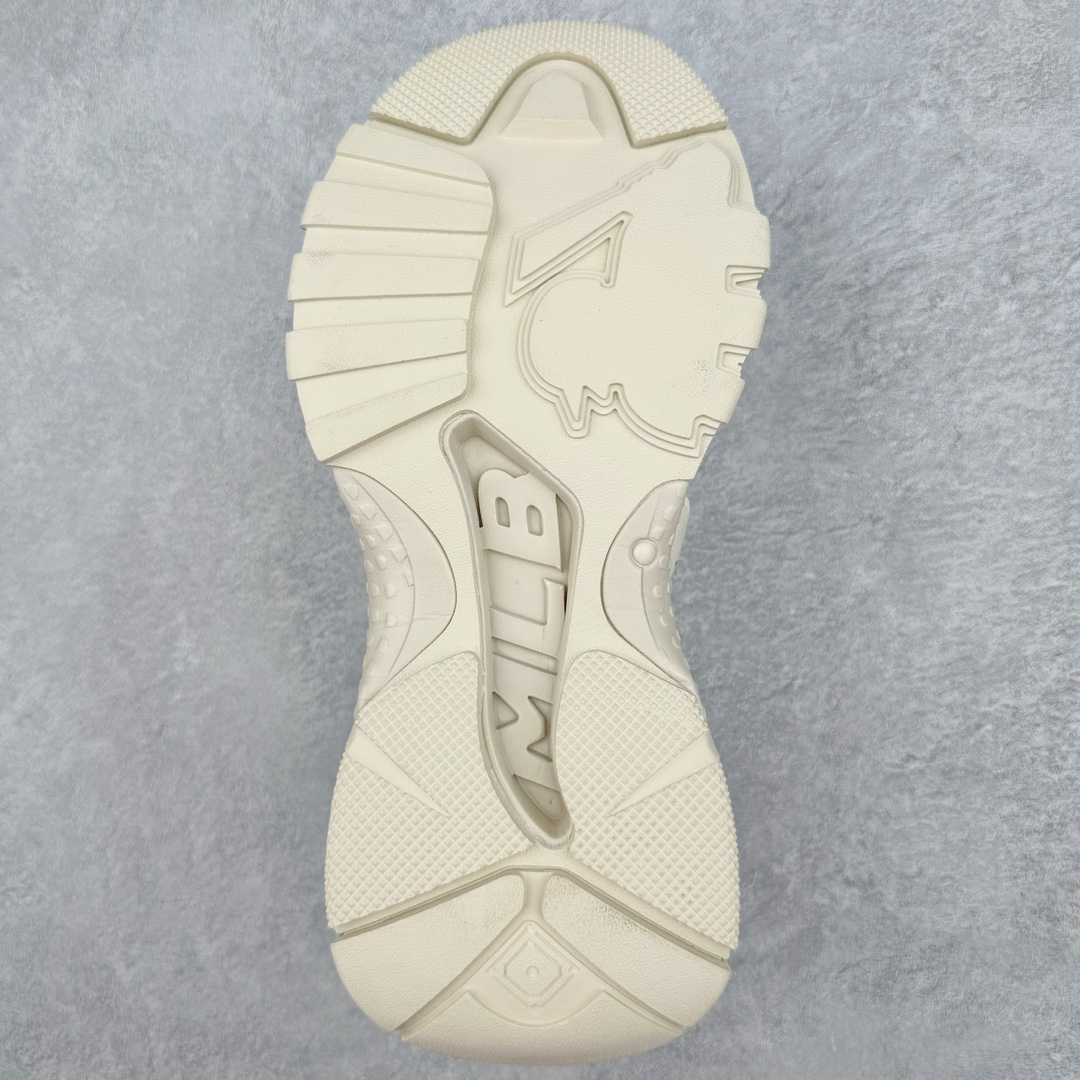 图片[9]-MLB Sandal Chunky Mask 纽约洋基队百搭时尚运动凉鞋 MLB是韩国F&F旗下潮流服装品牌 拥有150年历史的经典传统 是街头文化和国际生活方式的领导者 MLB拥有包括男装、女装、童装、配饰在内的全品类服饰 提供覆盖各性别、各年龄层、From Head to Toe的穿搭装备 其产品结合了韩国的时尚造型与质感 展现了运动服饰也可以兼具时尚潮流的风格 在产品设计上 MLB不仅融合了美国职业棒球大联盟的各当家球队 更结合了棒球运动中的各个元素 复古风范自信控场 复古鞋型率先勾描独特的自我态度 在经典线条与时尚元素的精彩交织下刷新街头复古运动风潮 质感十足兼备卓越的舒适透气性能迎合夏日追求的自在脚感。尺码：36 36.5 37.5 38 38.5 39 40 40.5 41 42 42.5 43 44 45-选品中心