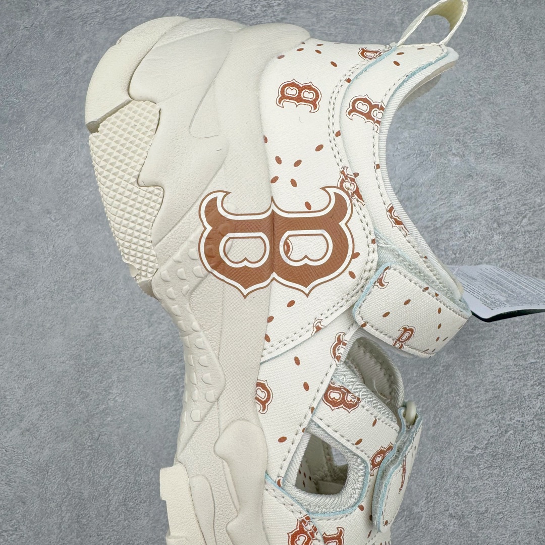 图片[6]-MLB Sandal Chunky Mask 纽约洋基队百搭时尚运动凉鞋 MLB是韩国F&F旗下潮流服装品牌 拥有150年历史的经典传统 是街头文化和国际生活方式的领导者 MLB拥有包括男装、女装、童装、配饰在内的全品类服饰 提供覆盖各性别、各年龄层、From Head to Toe的穿搭装备 其产品结合了韩国的时尚造型与质感 展现了运动服饰也可以兼具时尚潮流的风格 在产品设计上 MLB不仅融合了美国职业棒球大联盟的各当家球队 更结合了棒球运动中的各个元素 复古风范自信控场 复古鞋型率先勾描独特的自我态度 在经典线条与时尚元素的精彩交织下刷新街头复古运动风潮 质感十足兼备卓越的舒适透气性能迎合夏日追求的自在脚感。尺码：36 36.5 37.5 38 38.5 39 40 40.5 41 42 42.5 43 44 45-选品中心