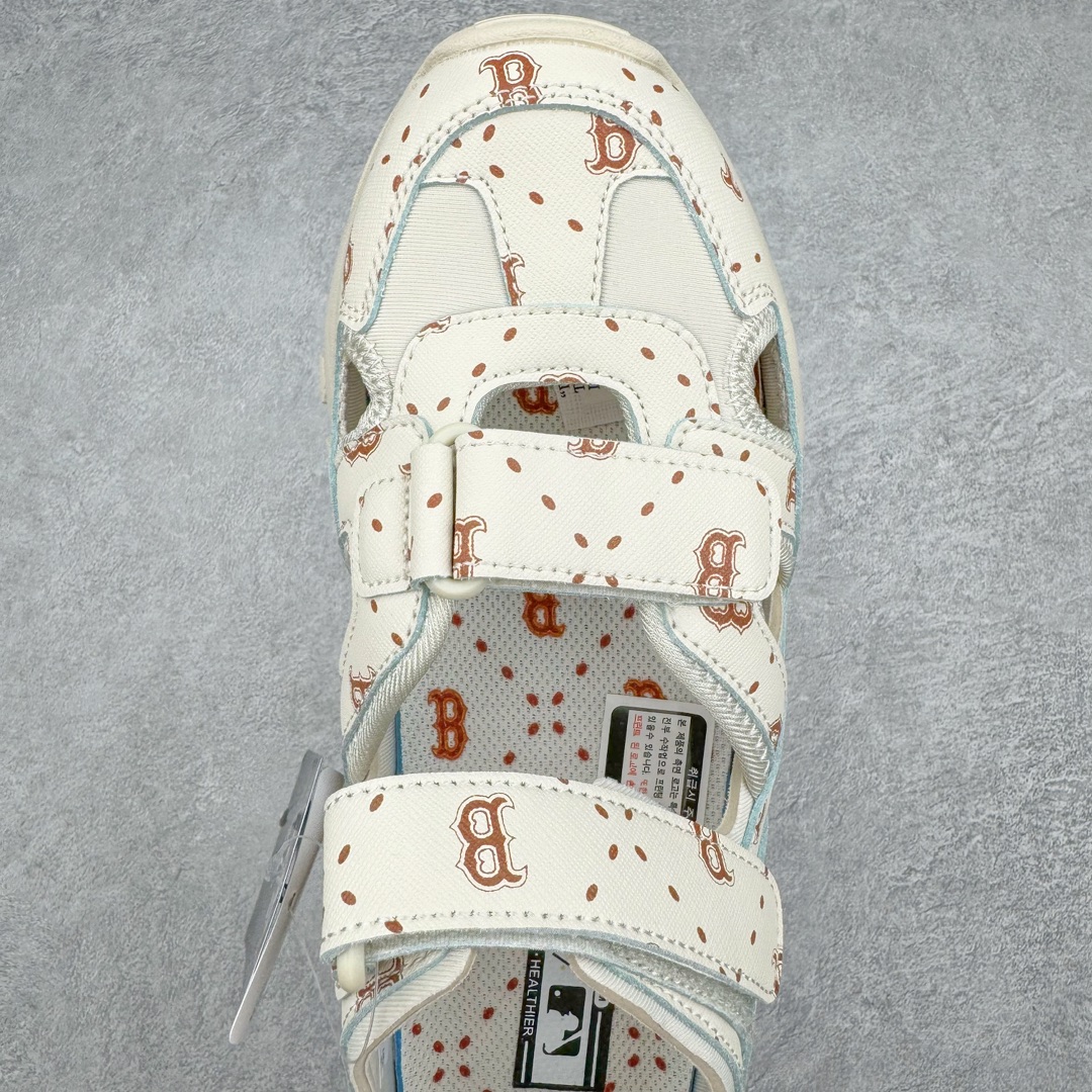 图片[4]-MLB Sandal Chunky Mask 纽约洋基队百搭时尚运动凉鞋 MLB是韩国F&F旗下潮流服装品牌 拥有150年历史的经典传统 是街头文化和国际生活方式的领导者 MLB拥有包括男装、女装、童装、配饰在内的全品类服饰 提供覆盖各性别、各年龄层、From Head to Toe的穿搭装备 其产品结合了韩国的时尚造型与质感 展现了运动服饰也可以兼具时尚潮流的风格 在产品设计上 MLB不仅融合了美国职业棒球大联盟的各当家球队 更结合了棒球运动中的各个元素 复古风范自信控场 复古鞋型率先勾描独特的自我态度 在经典线条与时尚元素的精彩交织下刷新街头复古运动风潮 质感十足兼备卓越的舒适透气性能迎合夏日追求的自在脚感。尺码：36 36.5 37.5 38 38.5 39 40 40.5 41 42 42.5 43 44 45-选品中心