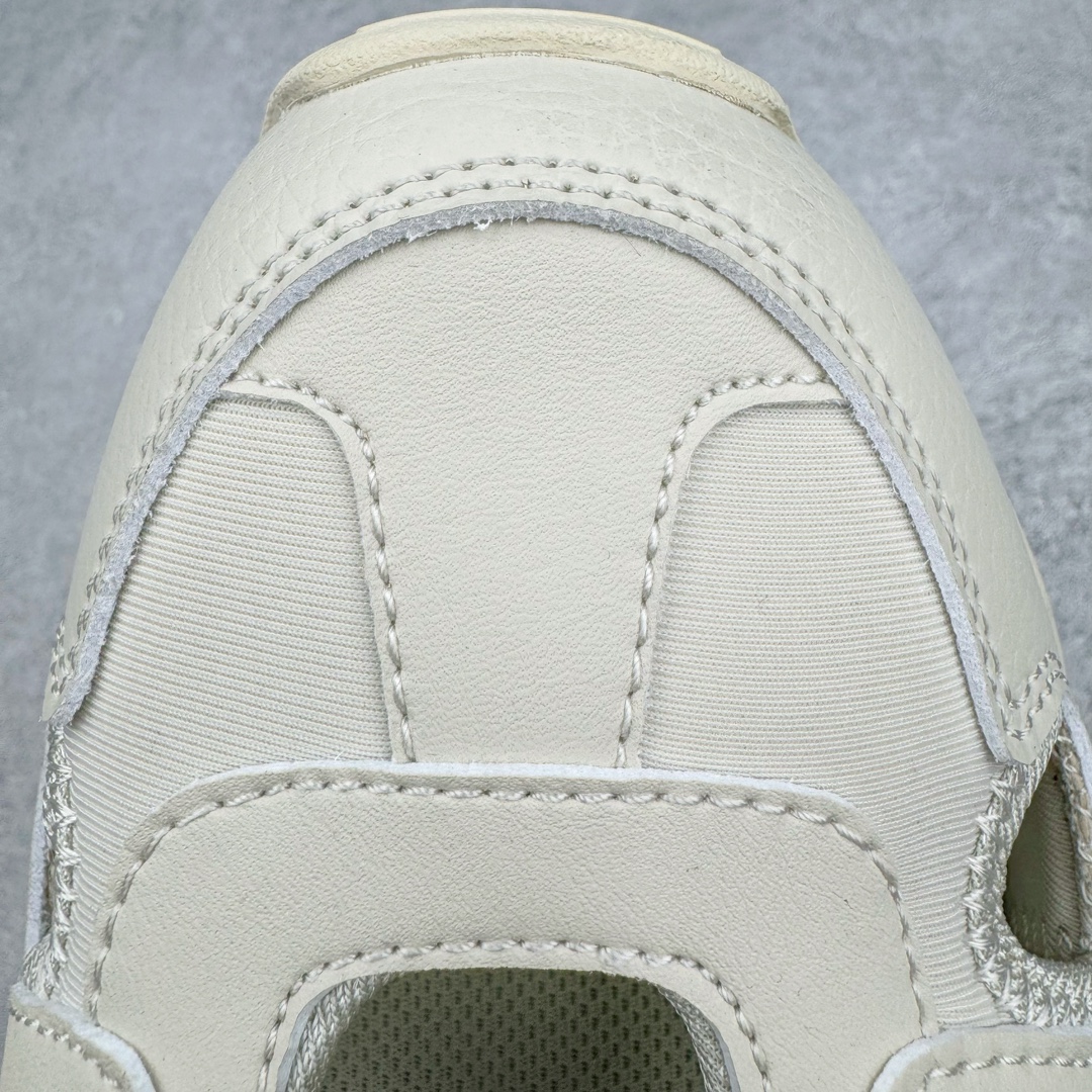 图片[10]-MLB Sandal Chunky Mask 纽约洋基队百搭时尚运动凉鞋 MLB是韩国F&F旗下潮流服装品牌 拥有150年历史的经典传统 是街头文化和国际生活方式的领导者 MLB拥有包括男装、女装、童装、配饰在内的全品类服饰 提供覆盖各性别、各年龄层、From Head to Toe的穿搭装备 其产品结合了韩国的时尚造型与质感 展现了运动服饰也可以兼具时尚潮流的风格 在产品设计上 MLB不仅融合了美国职业棒球大联盟的各当家球队 更结合了棒球运动中的各个元素 复古风范自信控场 复古鞋型率先勾描独特的自我态度 在经典线条与时尚元素的精彩交织下刷新街头复古运动风潮 质感十足兼备卓越的舒适透气性能迎合夏日追求的自在脚感。尺码：36 36.5 37.5 38 38.5 39 40 40.5 41 42 42.5 43 44 45-选品中心