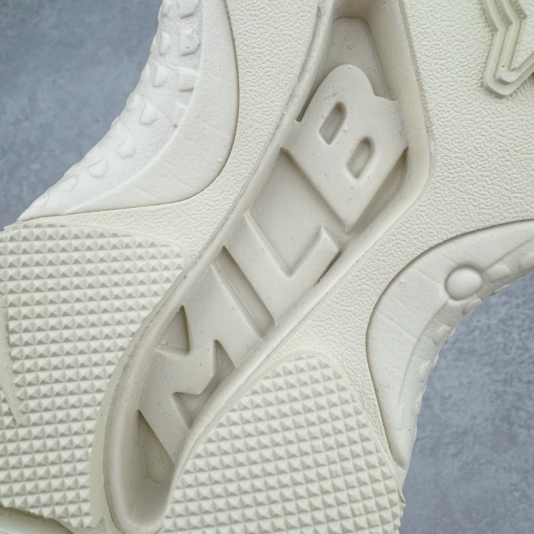 图片[12]-MLB Sandal Chunky Mask 纽约洋基队百搭时尚运动凉鞋 MLB是韩国F&F旗下潮流服装品牌 拥有150年历史的经典传统 是街头文化和国际生活方式的领导者 MLB拥有包括男装、女装、童装、配饰在内的全品类服饰 提供覆盖各性别、各年龄层、From Head to Toe的穿搭装备 其产品结合了韩国的时尚造型与质感 展现了运动服饰也可以兼具时尚潮流的风格 在产品设计上 MLB不仅融合了美国职业棒球大联盟的各当家球队 更结合了棒球运动中的各个元素 复古风范自信控场 复古鞋型率先勾描独特的自我态度 在经典线条与时尚元素的精彩交织下刷新街头复古运动风潮 质感十足兼备卓越的舒适透气性能迎合夏日追求的自在脚感。尺码：36 36.5 37.5 38 38.5 39 40 40.5 41 42 42.5 43 44 45-选品中心