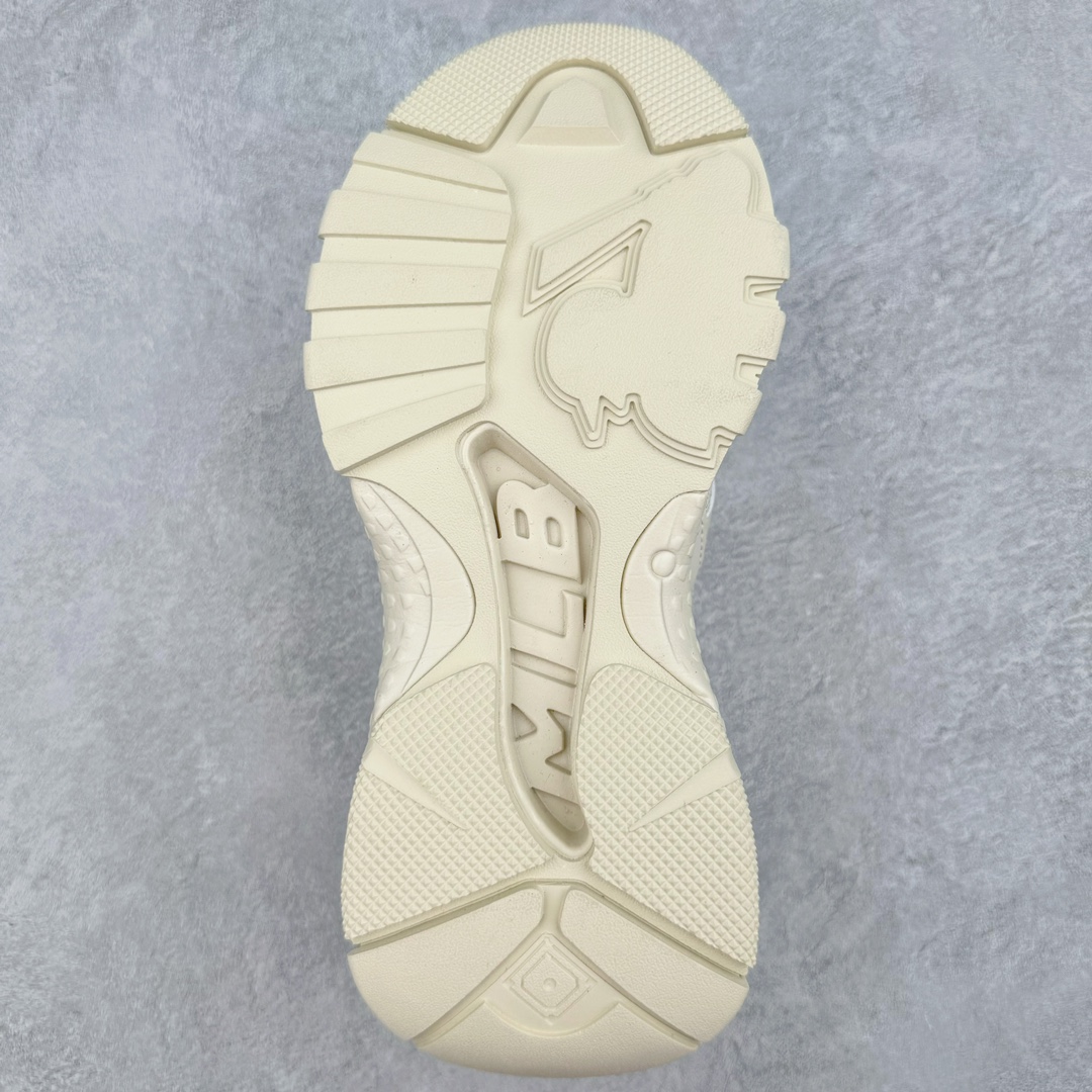 图片[9]-MLB Sandal Chunky Mask 纽约洋基队百搭时尚运动凉鞋 MLB是韩国F&F旗下潮流服装品牌 拥有150年历史的经典传统 是街头文化和国际生活方式的领导者 MLB拥有包括男装、女装、童装、配饰在内的全品类服饰 提供覆盖各性别、各年龄层、From Head to Toe的穿搭装备 其产品结合了韩国的时尚造型与质感 展现了运动服饰也可以兼具时尚潮流的风格 在产品设计上 MLB不仅融合了美国职业棒球大联盟的各当家球队 更结合了棒球运动中的各个元素 复古风范自信控场 复古鞋型率先勾描独特的自我态度 在经典线条与时尚元素的精彩交织下刷新街头复古运动风潮 质感十足兼备卓越的舒适透气性能迎合夏日追求的自在脚感。尺码：36 36.5 37.5 38 38.5 39 40 40.5 41 42 42.5 43 44 45-选品中心