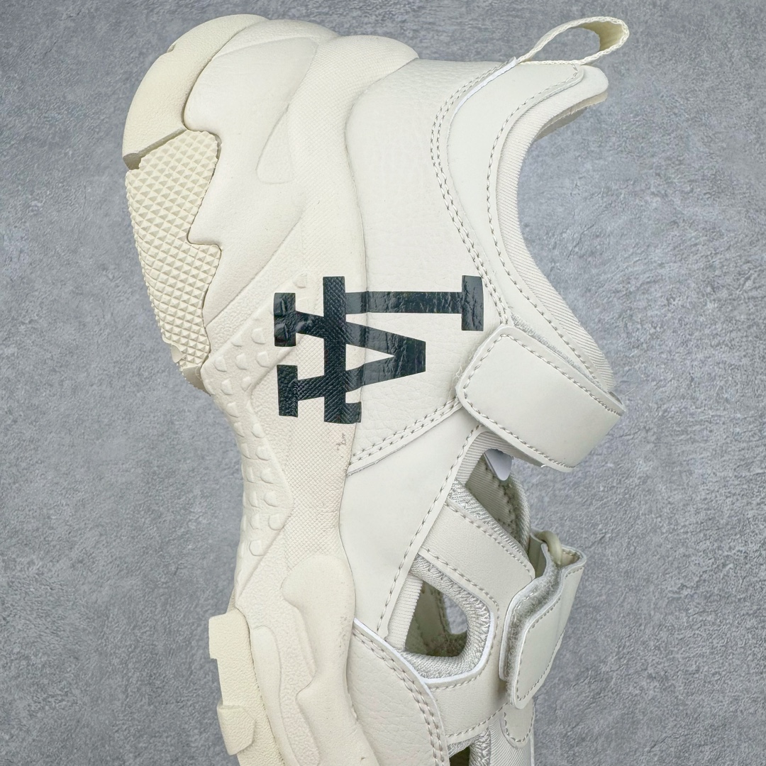 图片[6]-MLB Sandal Chunky Mask 纽约洋基队百搭时尚运动凉鞋 MLB是韩国F&F旗下潮流服装品牌 拥有150年历史的经典传统 是街头文化和国际生活方式的领导者 MLB拥有包括男装、女装、童装、配饰在内的全品类服饰 提供覆盖各性别、各年龄层、From Head to Toe的穿搭装备 其产品结合了韩国的时尚造型与质感 展现了运动服饰也可以兼具时尚潮流的风格 在产品设计上 MLB不仅融合了美国职业棒球大联盟的各当家球队 更结合了棒球运动中的各个元素 复古风范自信控场 复古鞋型率先勾描独特的自我态度 在经典线条与时尚元素的精彩交织下刷新街头复古运动风潮 质感十足兼备卓越的舒适透气性能迎合夏日追求的自在脚感。尺码：36 36.5 37.5 38 38.5 39 40 40.5 41 42 42.5 43 44 45-选品中心