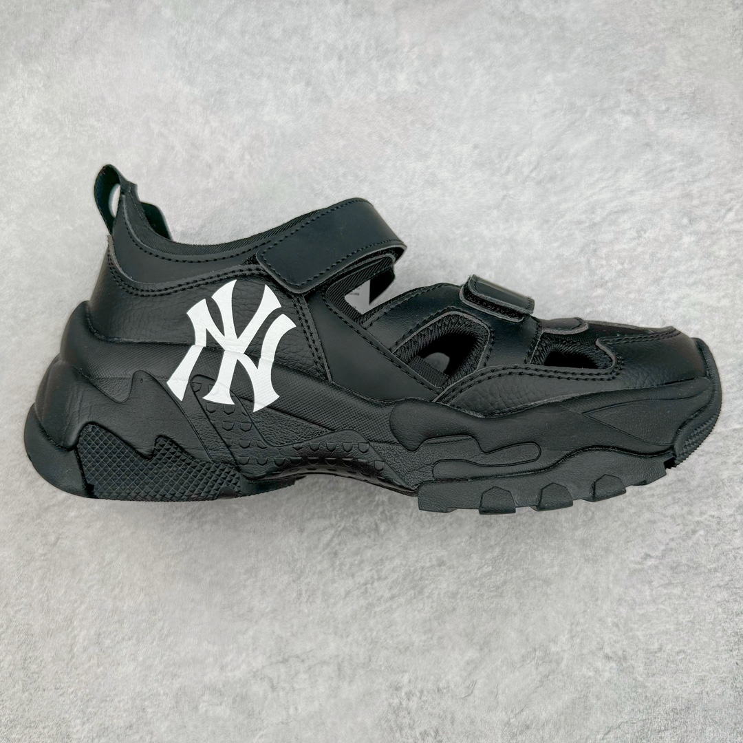 图片[6]-MLB Sandal Chunky Mask 纽约洋基队百搭时尚运动凉鞋 MLB是韩国F&F旗下潮流服装品牌 拥有150年历史的经典传统 是街头文化和国际生活方式的领导者 MLB拥有包括男装、女装、童装、配饰在内的全品类服饰 提供覆盖各性别、各年龄层、From Head to Toe的穿搭装备 其产品结合了韩国的时尚造型与质感 展现了运动服饰也可以兼具时尚潮流的风格 在产品设计上 MLB不仅融合了美国职业棒球大联盟的各当家球队 更结合了棒球运动中的各个元素 复古风范自信控场 复古鞋型率先勾描独特的自我态度 在经典线条与时尚元素的精彩交织下刷新街头复古运动风潮 质感十足兼备卓越的舒适透气性能迎合夏日追求的自在脚感。尺码：36 36.5 37.5 38 38.5 39 40 40.5 41 42 42.5 43 44 45-选品中心